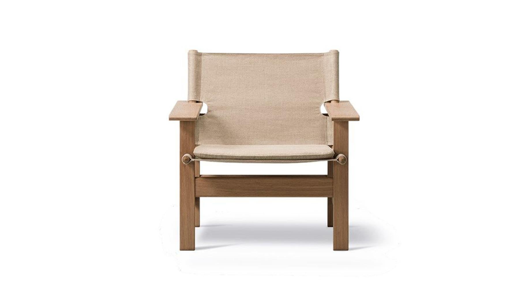 The Canvas chair exemplifies Børge Mogensen’s talent for functionally-driven designs with a focus on simple forms that capture the essence of an idea. With nothing to add or subtract. Drawing on his preference for natural materials, Mogensen used