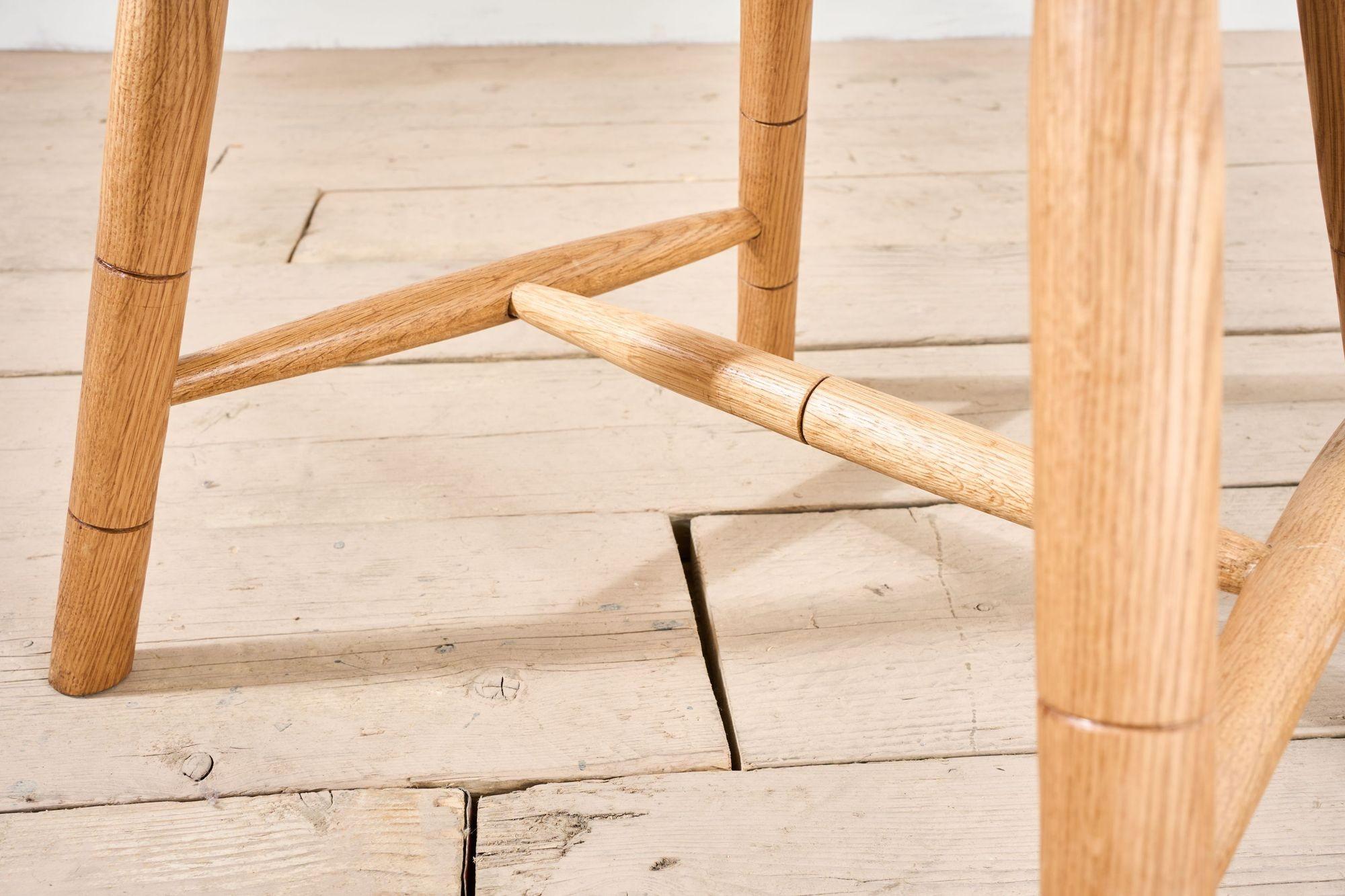 Der Stuhl „Captain“ von TallBoy Interiors im Angebot 6