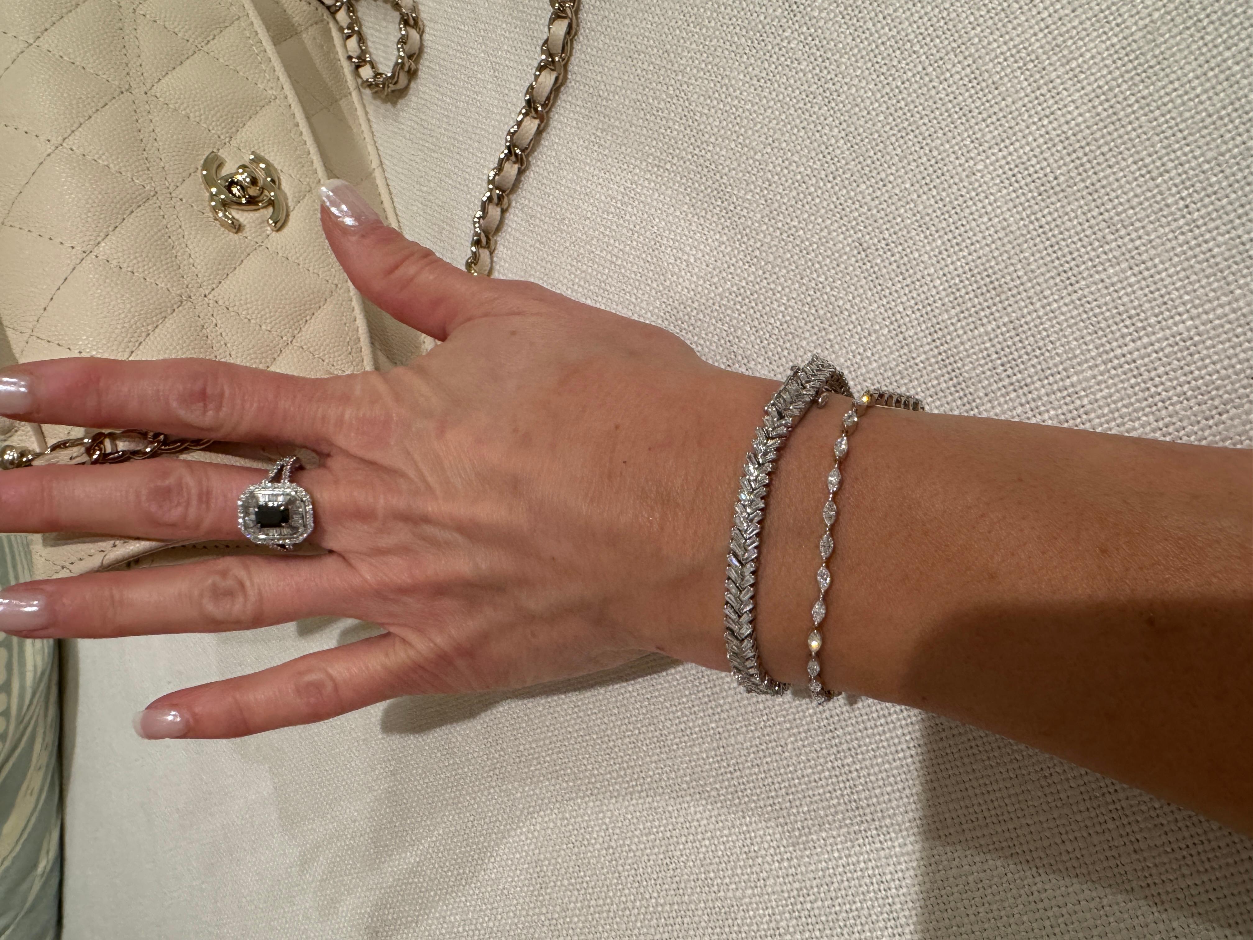 Taille Marquise The Caroline Marquise Bracelet tennis en or blanc 14 carats et diamants en vente