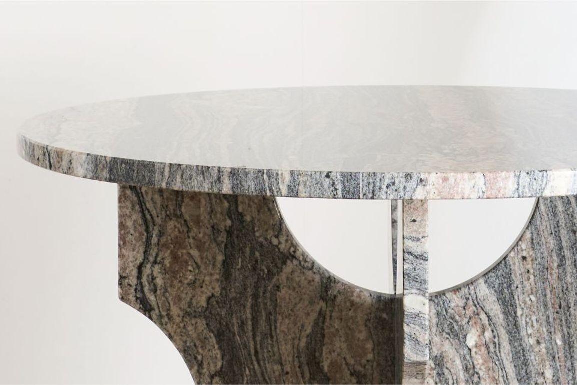 Mesa central circular de mármol 