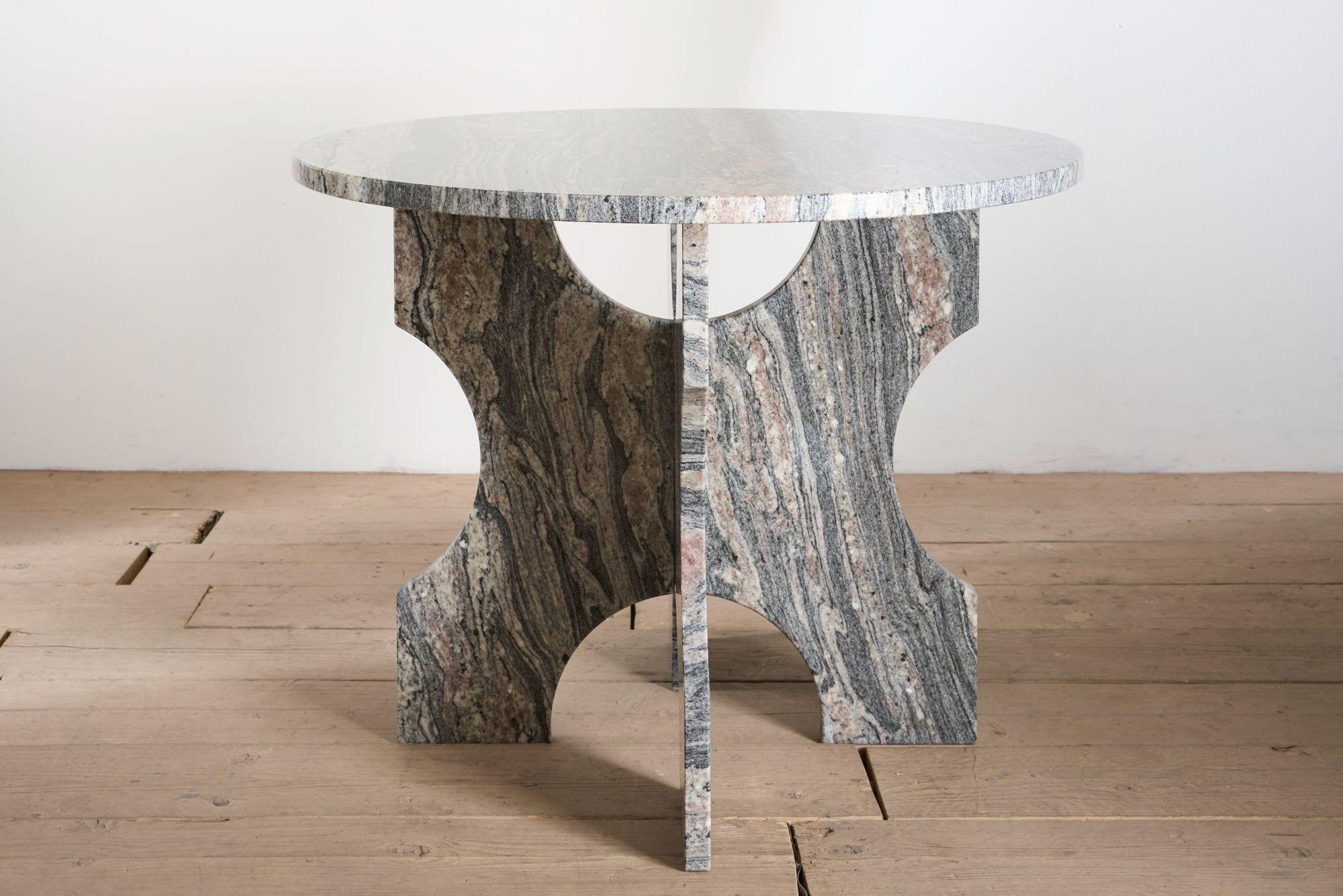 Mesa central circular de mármol 
