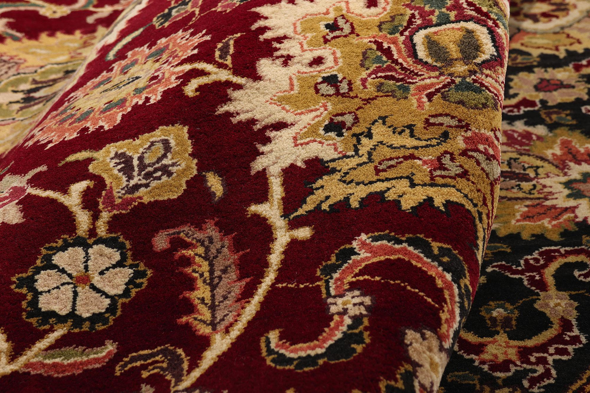 Le cercle céleste : Un Oushak indien vintage cramoisi d'une élégance impériale en vente 1