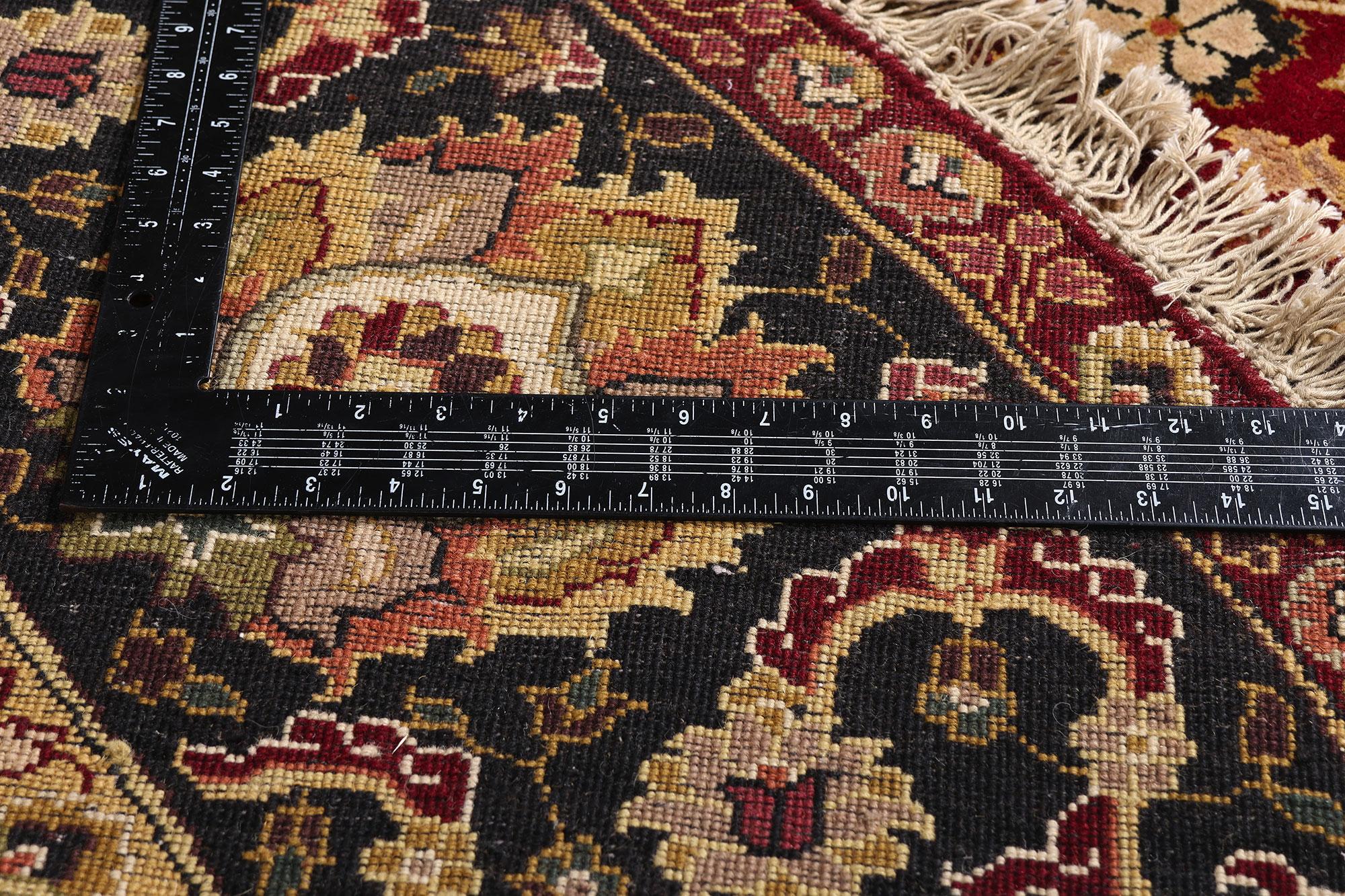 Le cercle céleste : Un Oushak indien vintage cramoisi d'une élégance impériale en vente 2