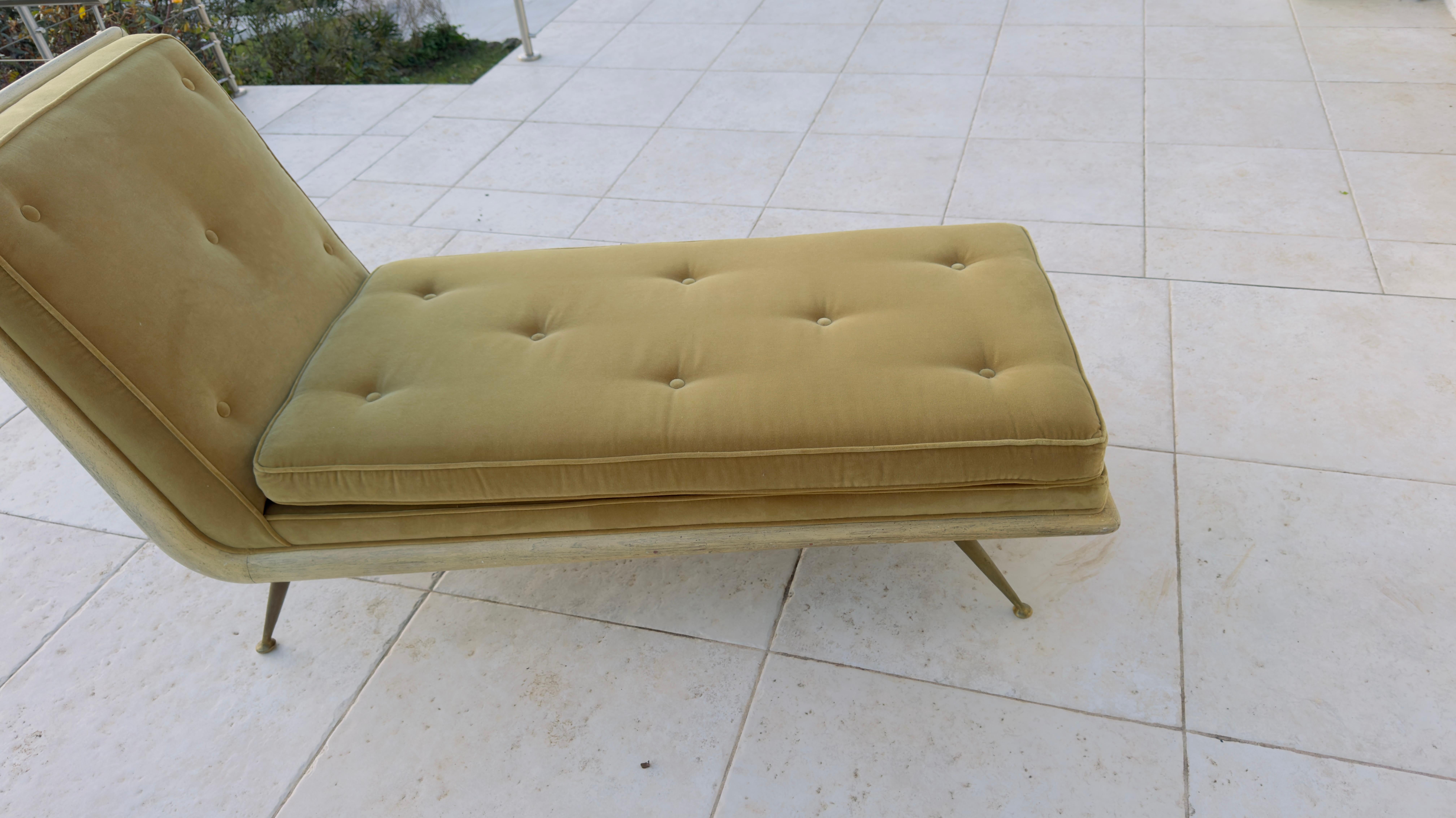 La chaise longue de Robsjohn-Gibbings a été réalisée par la célèbre édition Widdicomb Bon état - En vente à Auribeau sur Siagne, FR