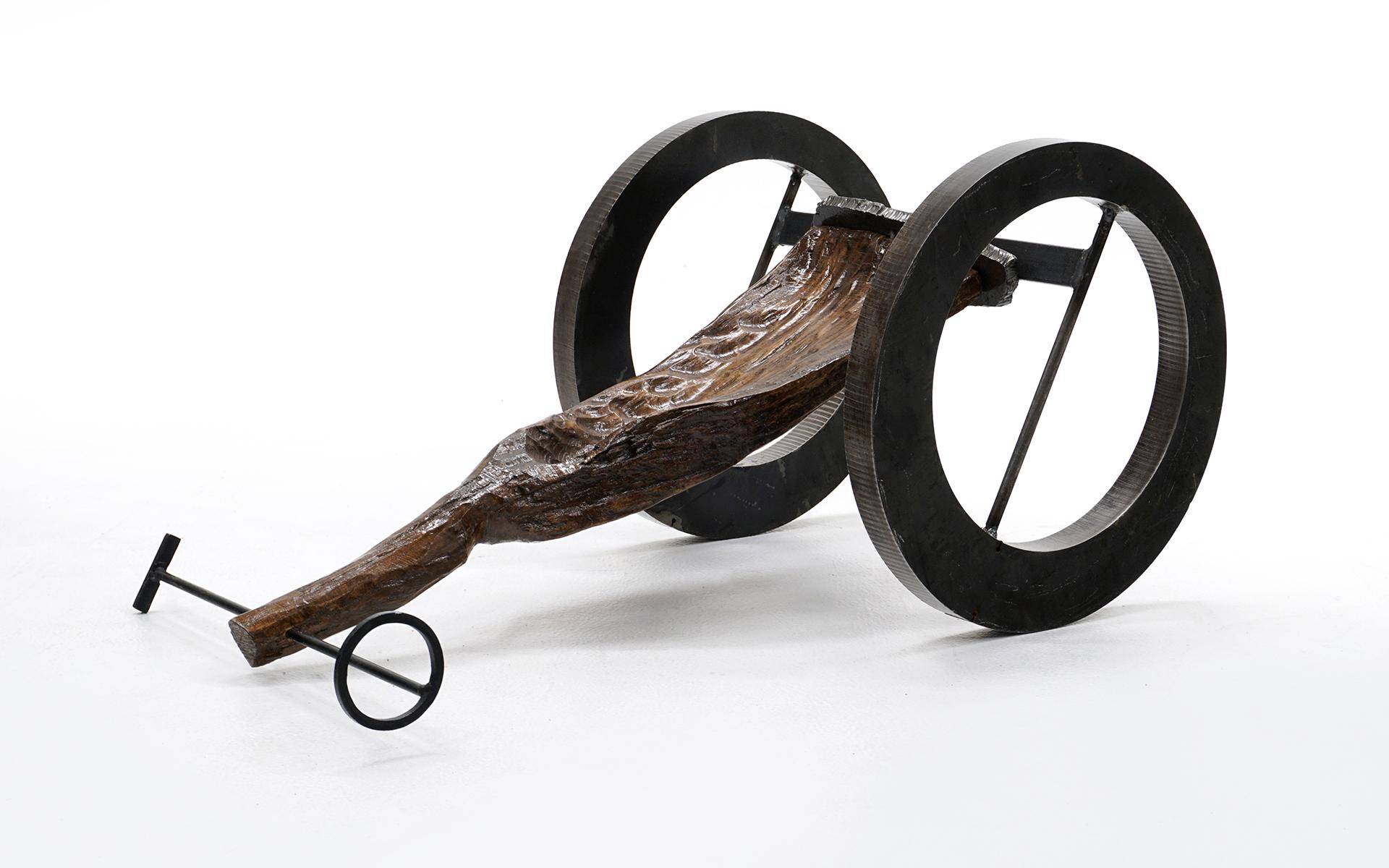 The Chariot, eine Skulptur aus Holz und Stahl von Dave Root, 2019 (Moderne) im Angebot