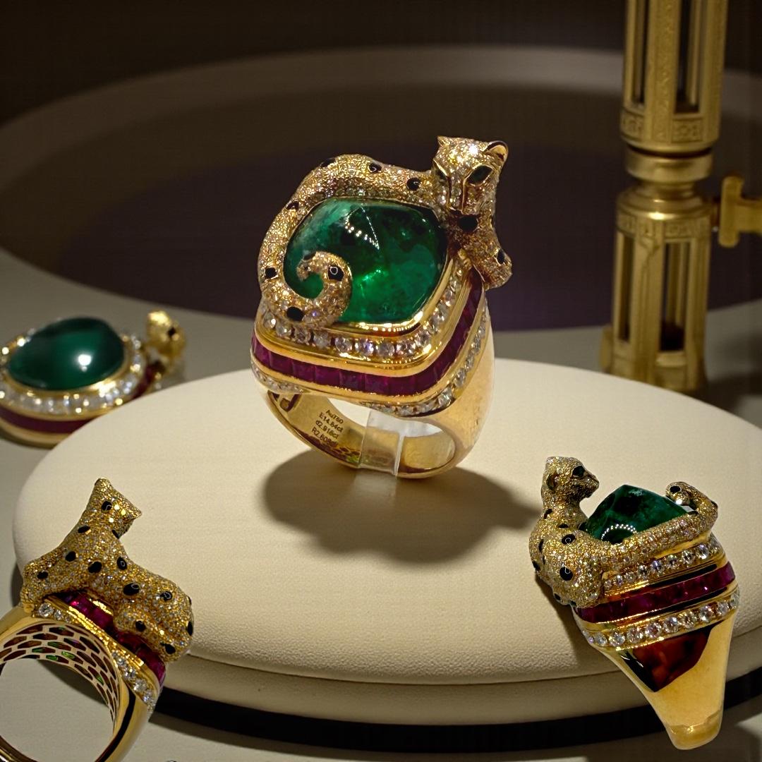 Die Gepardenumarmung - 14,80ct sambischer Zuckerhut Smaragd & Rubin Diamant Ring für Damen oder Herren im Angebot