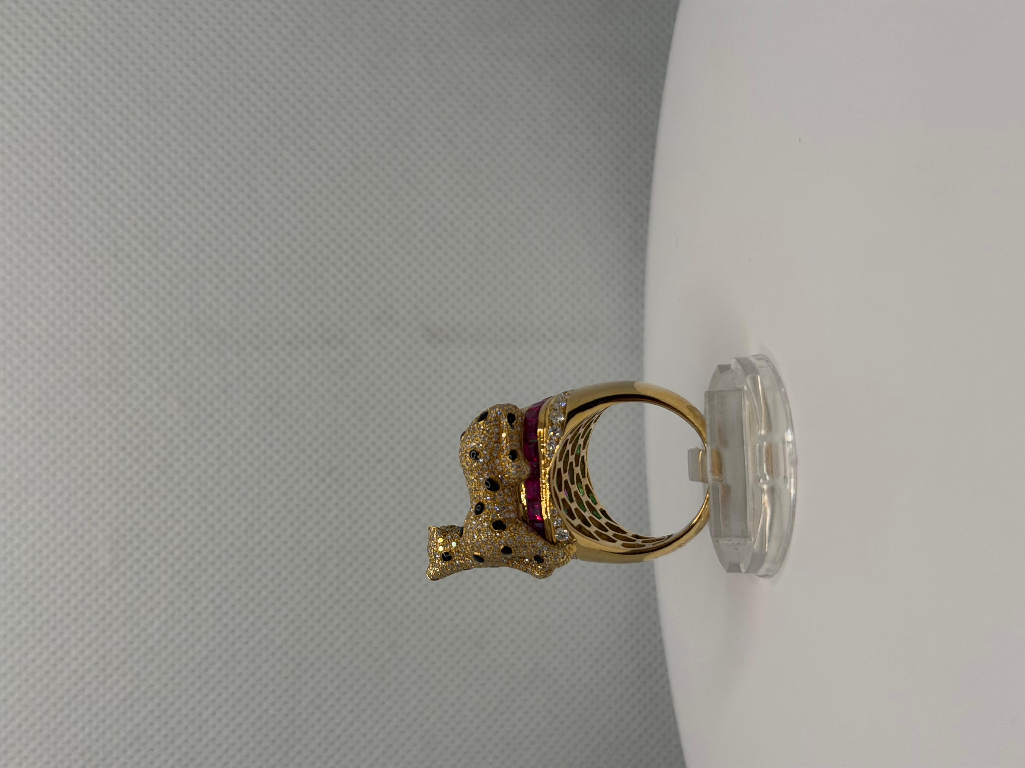 Die Gepardenumarmung - 14,80ct sambischer Zuckerhut Smaragd & Rubin Diamant Ring im Angebot 2