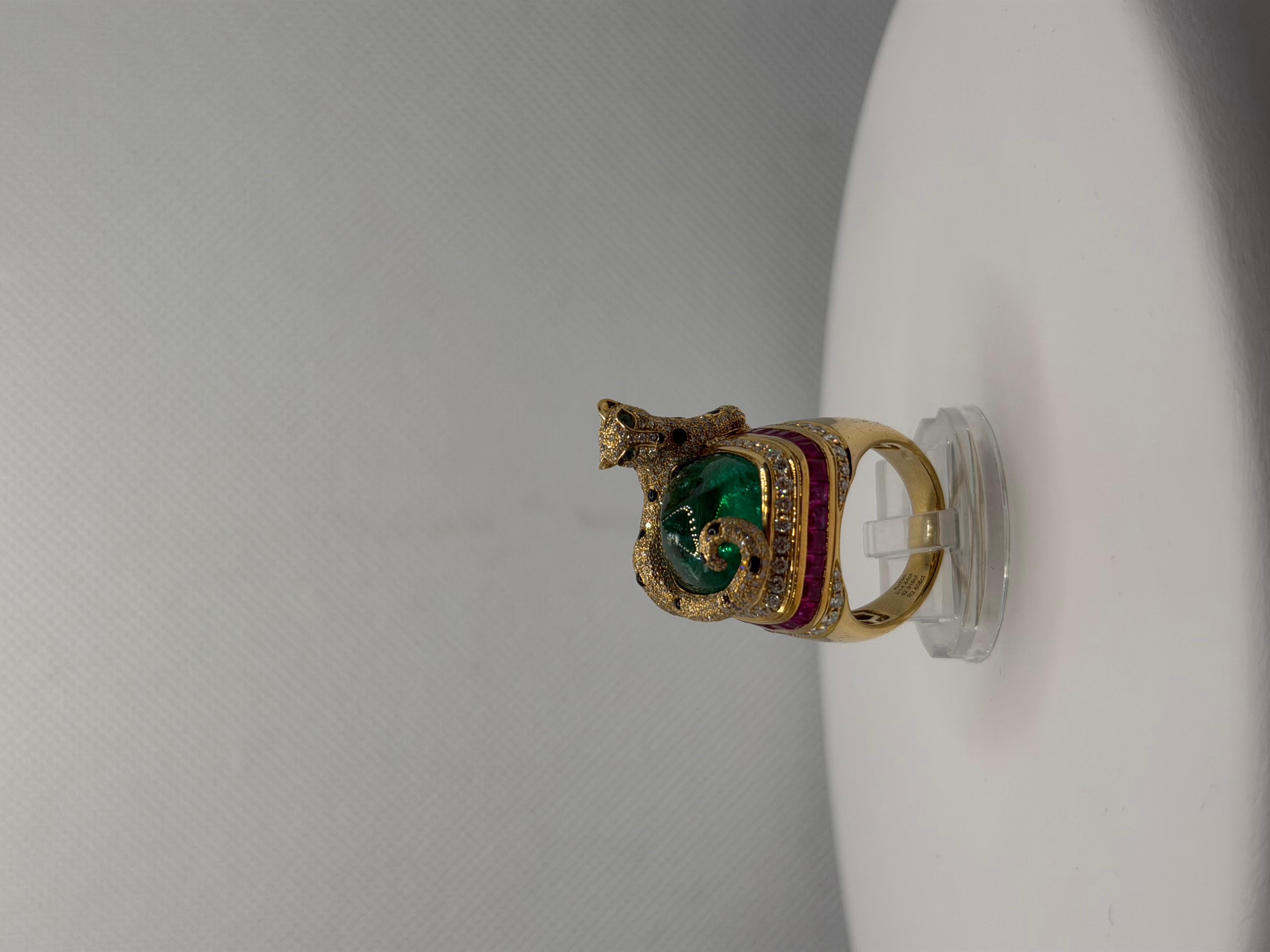 Die Gepardenumarmung - 14,80ct sambischer Zuckerhut Smaragd & Rubin Diamant Ring im Angebot 3