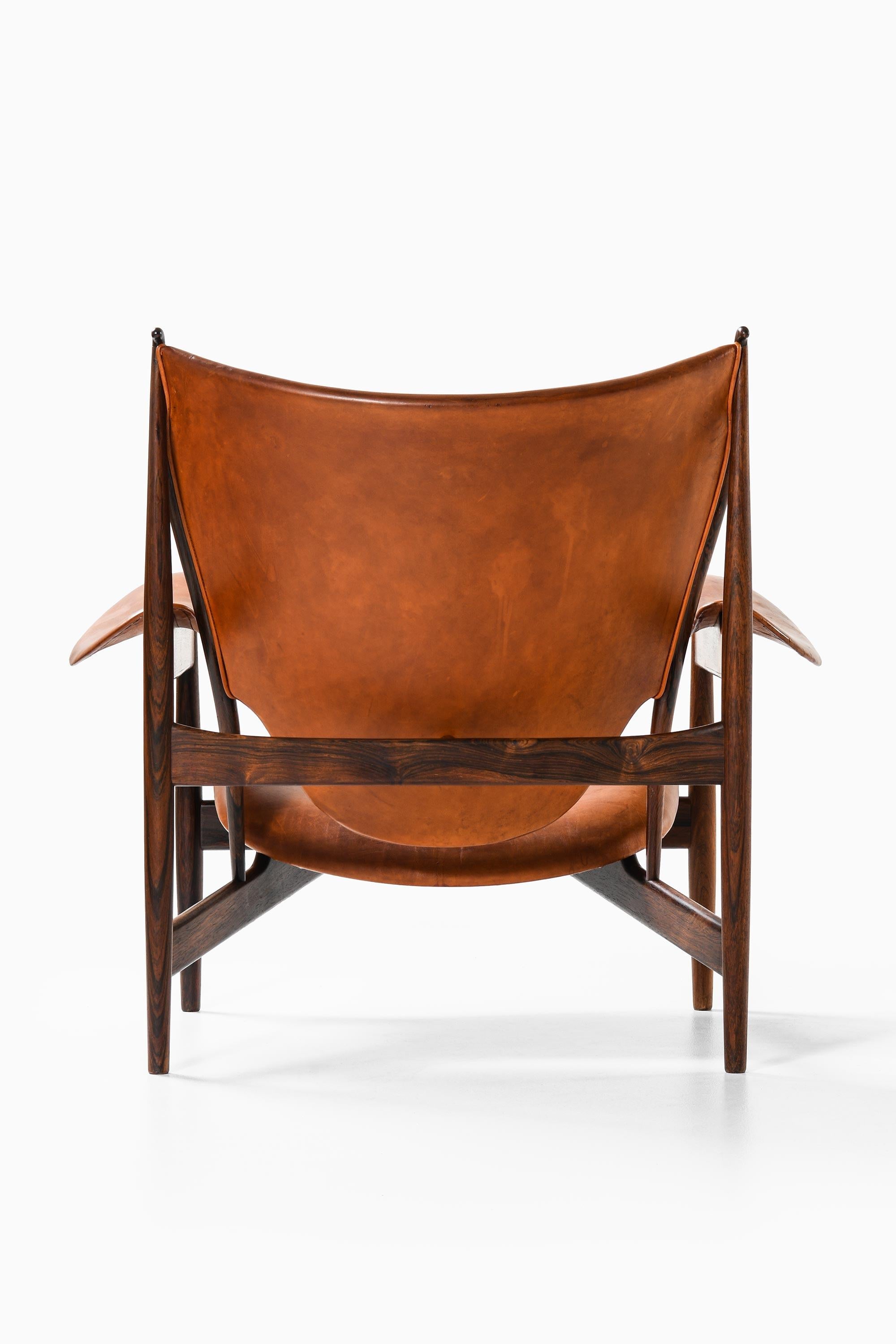 The Chieftain Easy Chair in Leather and Rosewood by Finn Juhl, 1950s ...