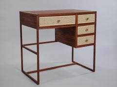 Le bureau Chiquita Bois massif brésilien et pailles naturelles.