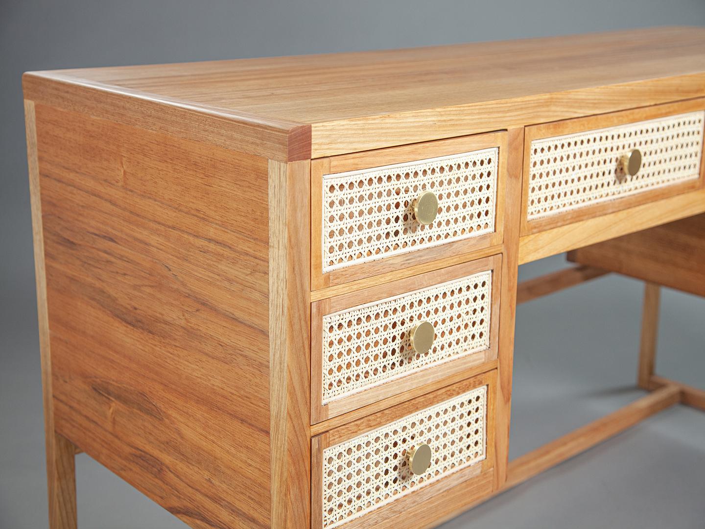 Joinery The Chiquita desk with 8 drawers in Brazilian sollid wood For Sale
