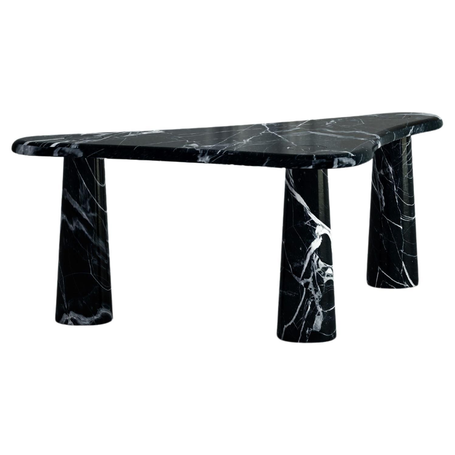 The Chloe : une table basse moderne en pierre en vente