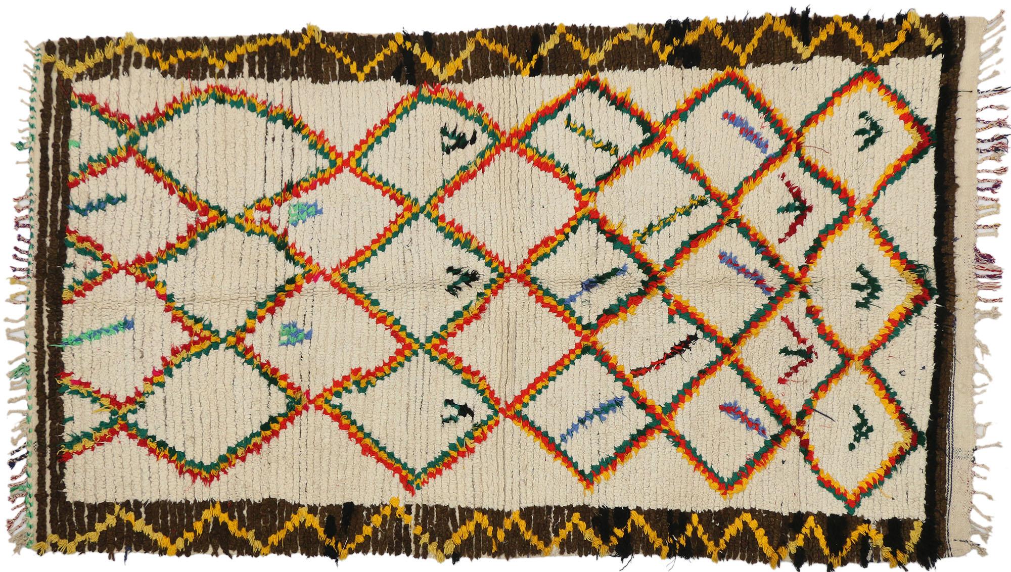 Marokkanischer Azilal-Teppich mit Tribal-Stil (20. Jahrhundert) im Angebot