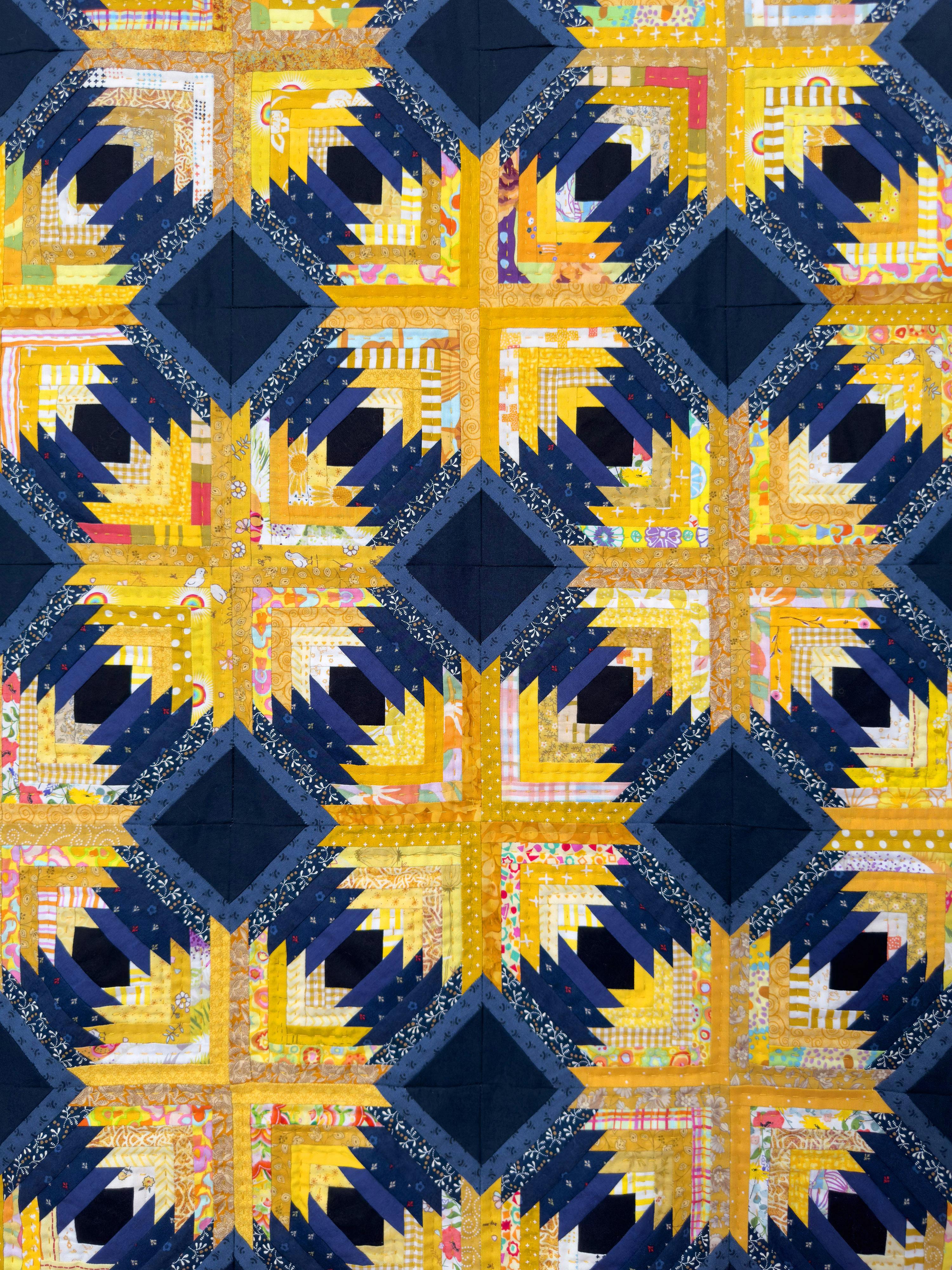 Questa squisita trapunta fatta a mano, The Chrysanthemum Quilt, è un'opera d'arte straordinaria, che unisce una meticolosa lavorazione artigianale a un design vivace. Ispirato al lavoro del maestro trapuntatore giapponese Hiroe Mogi, Hana-bi (Fuochi