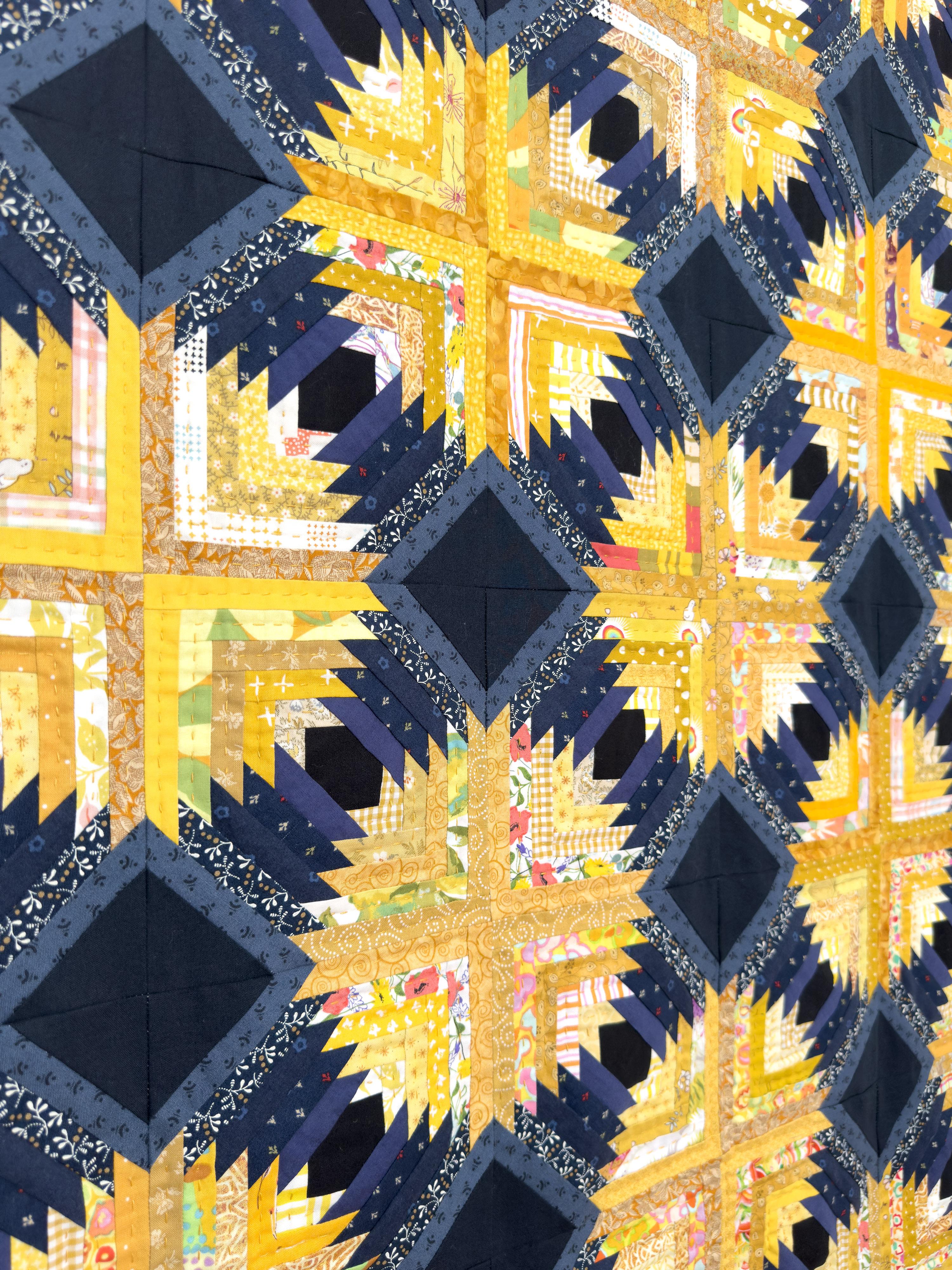 Arts and Crafts La trapunta Chrysanthemum di Tra-la-la Quilts, Patchwork intricato, stile giapponese in vendita