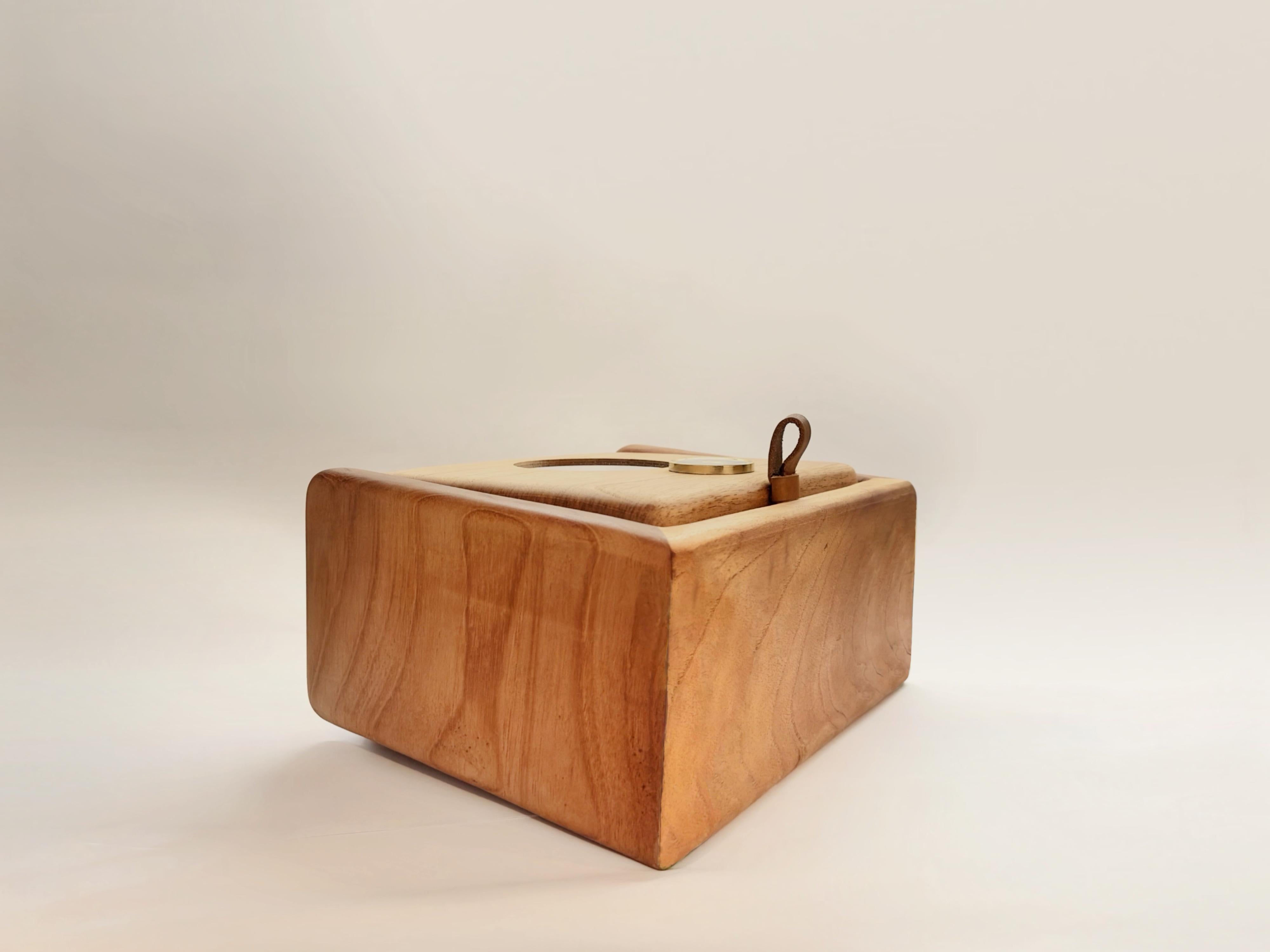 Brazilian Humidor Box Joá - Contemporary Cedarwood Cigar Box For Sale