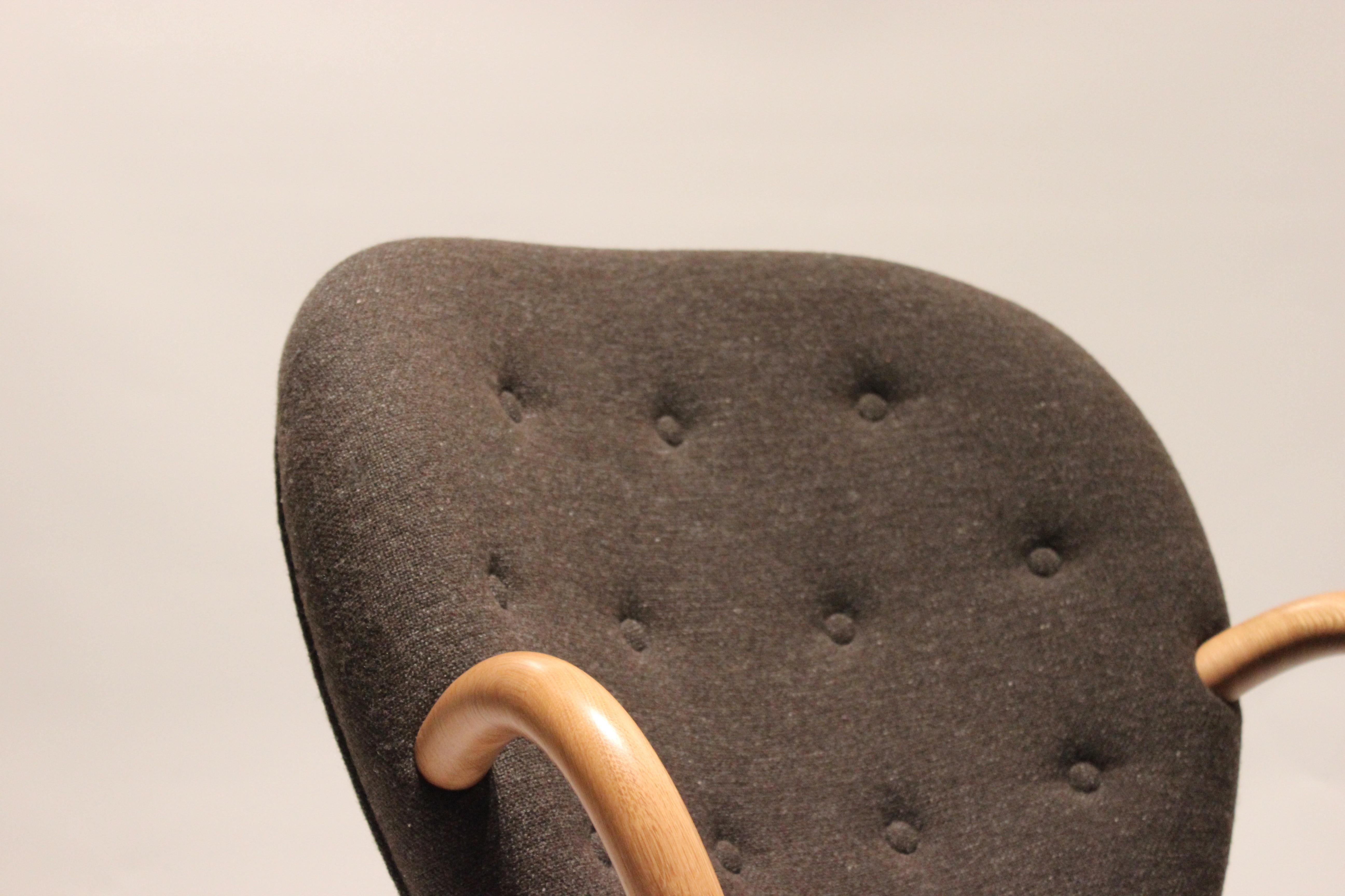 The Clam Chair Originally Designed by Phillip Arctander in 1944 In Good Condition In Lejre, DK