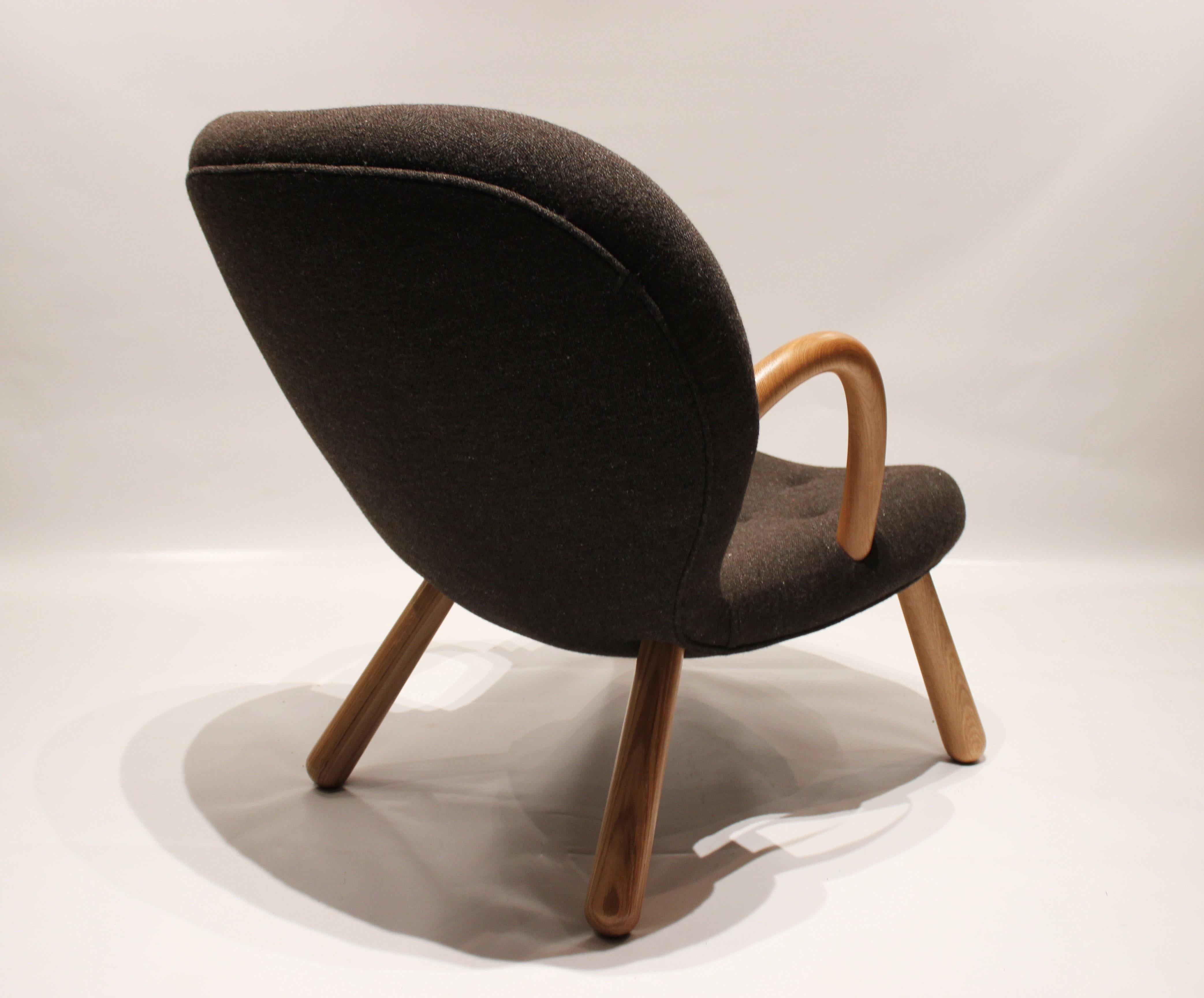 Mid-20th Century The Clam Chair Originally Designed by Phillip Arctander in 1944