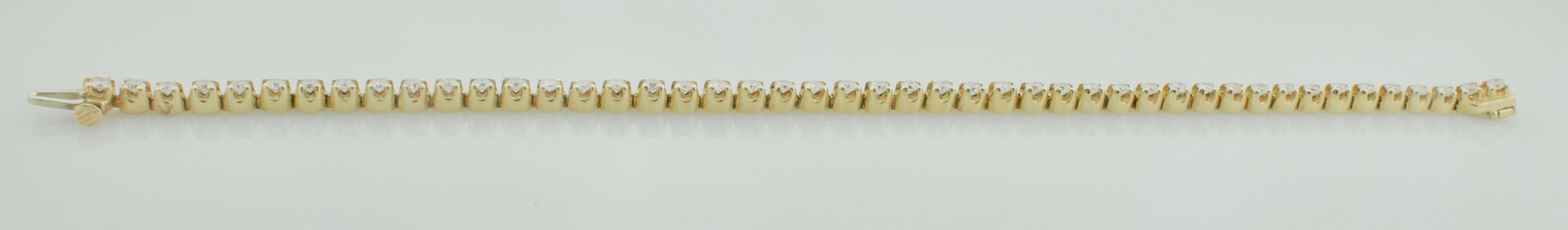 Klassisches Diamant-Tennisarmband aus Gelbgold 2,75 Karat für Damen oder Herren im Angebot