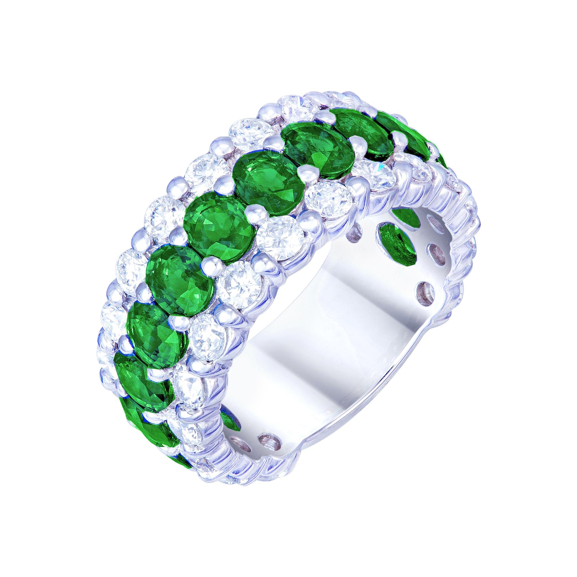 The Classic Green Emerald White Diamond White Gold Band Ring for Her 18k