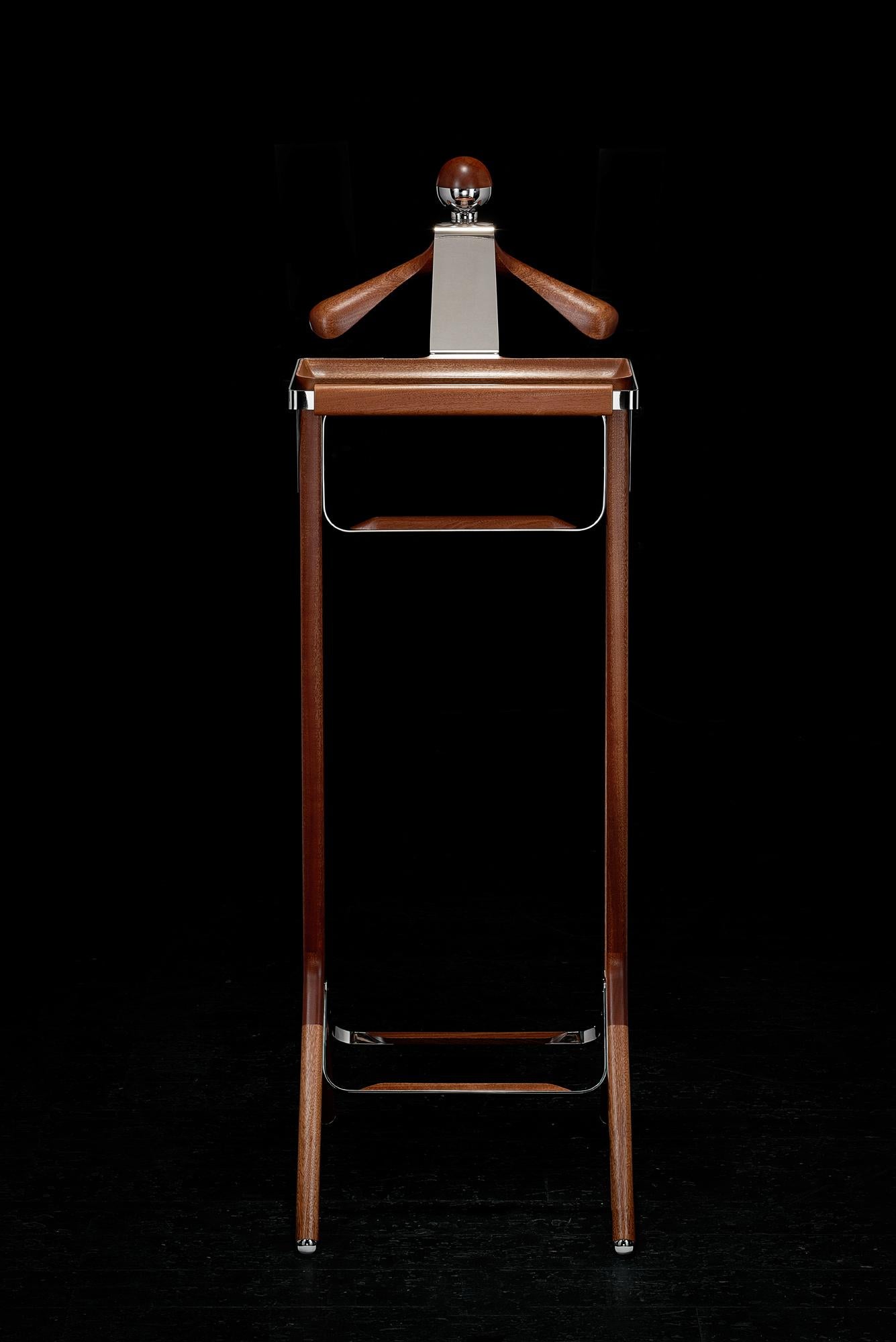 English The Classical Valet Stand by Honorific in Stainless Steel and Sapele Hardwood For Sale