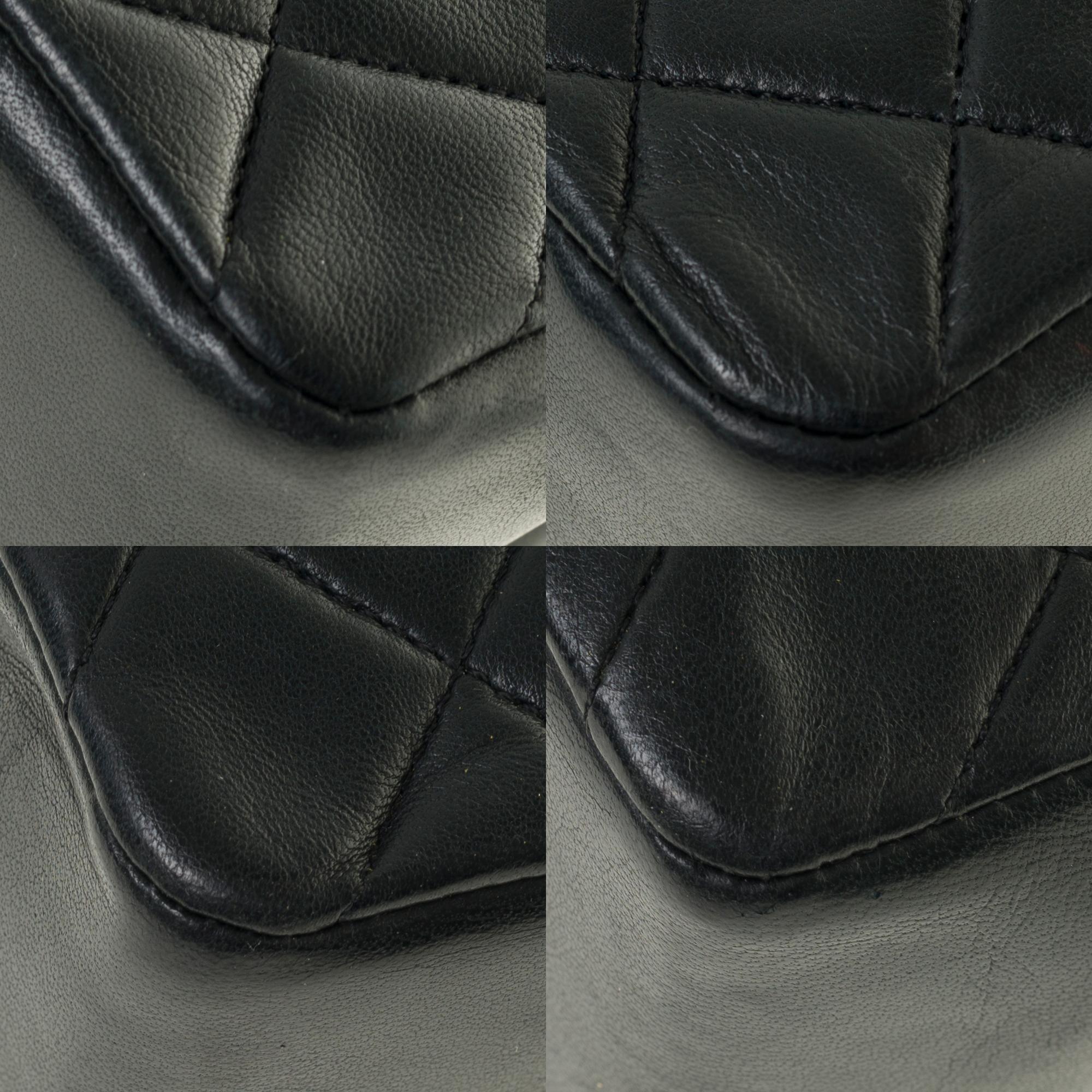 Die elegante Chanel Timeless 25cm Umhängetasche aus schwarzem gestepptem Lammleder und GHW 5