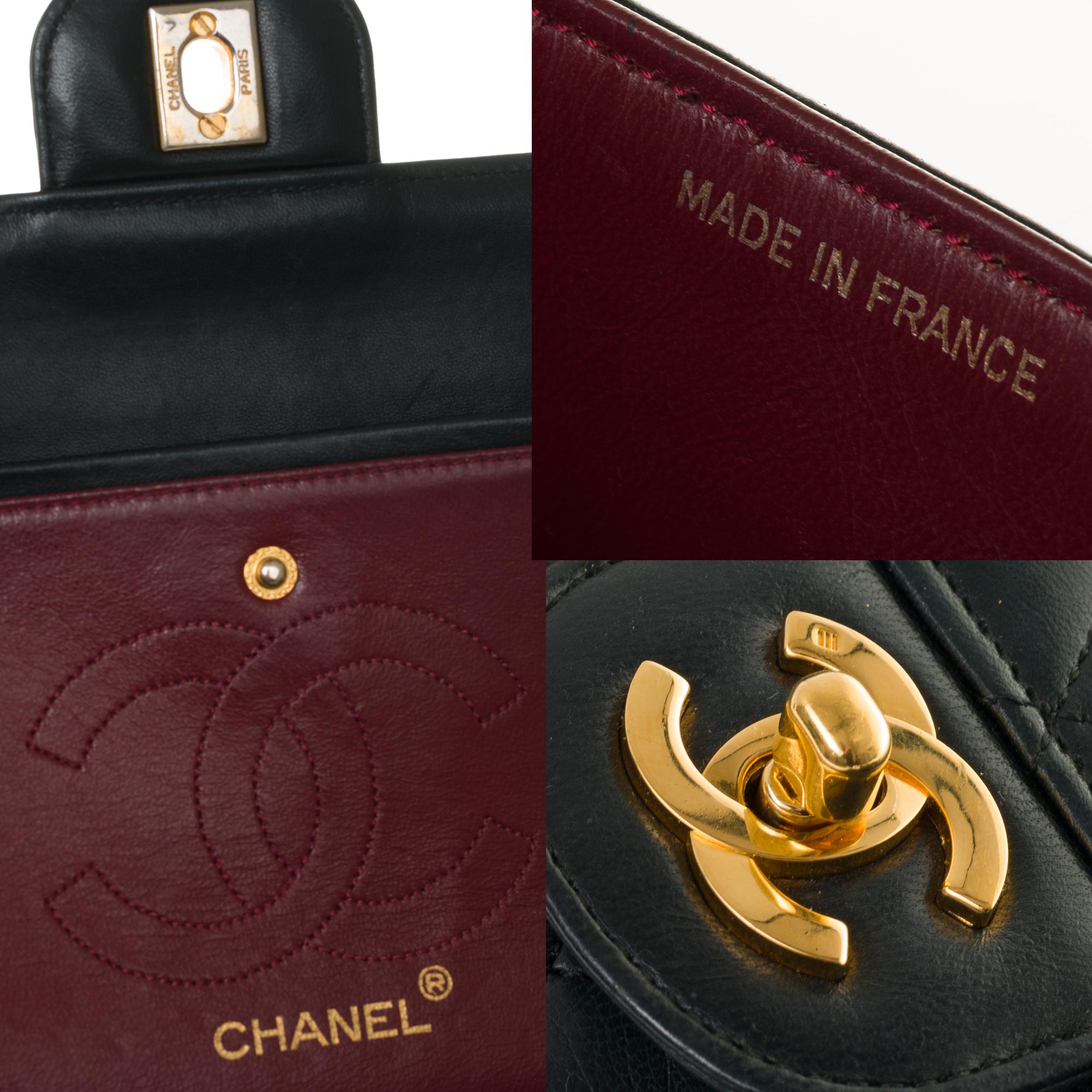 Die elegante Chanel Timeless 25cm Umhängetasche aus schwarzem gestepptem Lammleder und GHW Damen