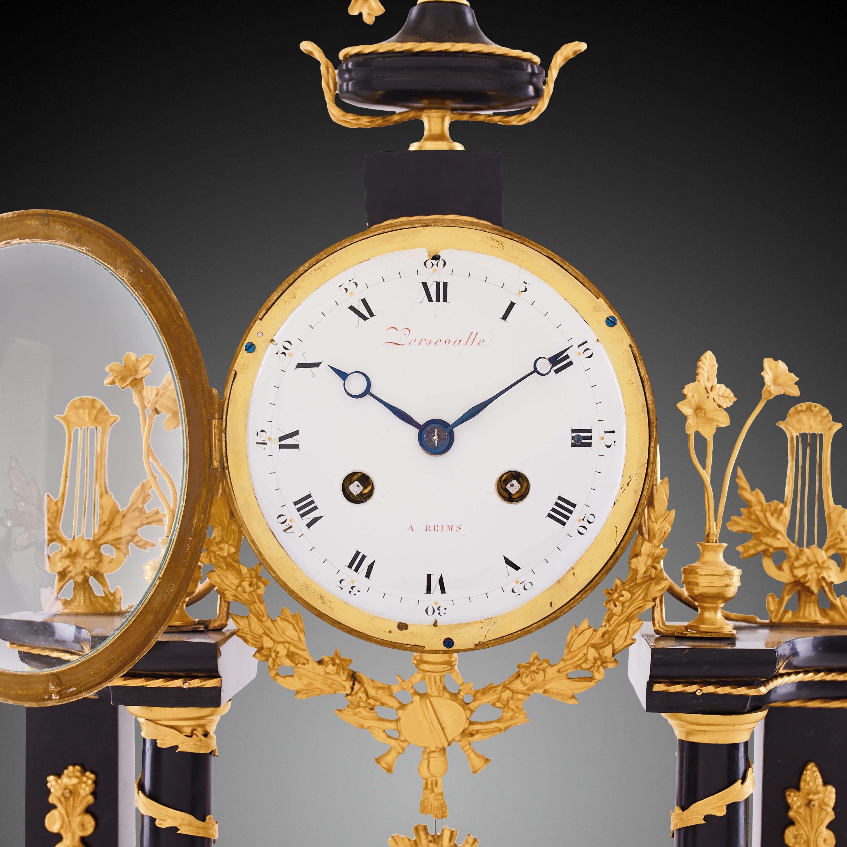 Die Uhr befindet sich in einem ausgezeichneten und perfekt funktionierenden Zustand, auch kürzlich im Zustand „Hervorragend“ im Angebot in Warsaw, PL