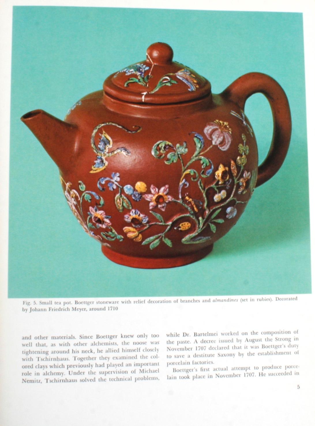 The Color Treasury of 18th Century Porcelain, 1st Edition In Good Condition In valatie, NY