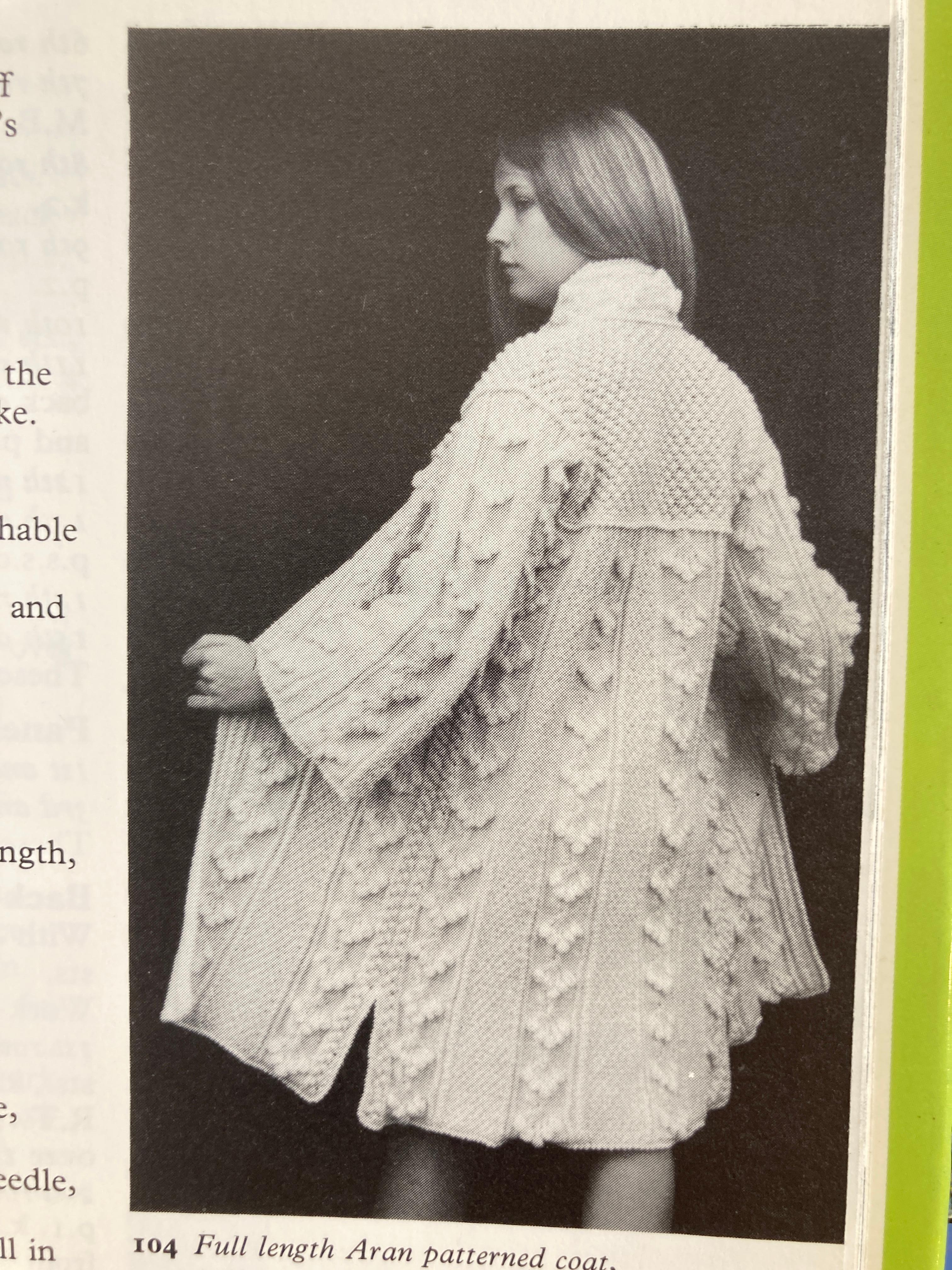 Folk Art Complete Book of Traditional Aran Knitting by Shelagh Hollingworth 1982 For Sale