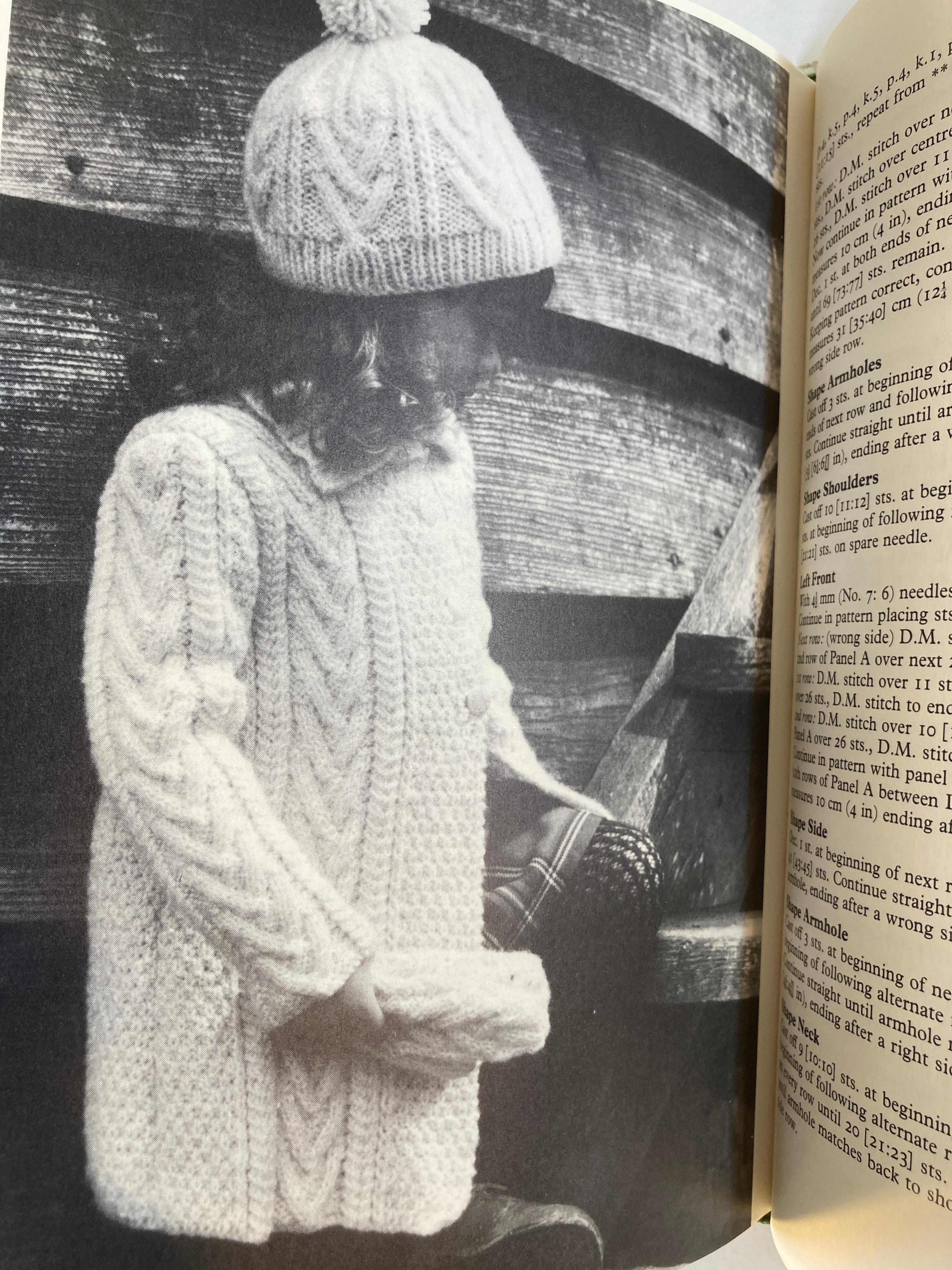 English Complete Book of Traditional Aran Knitting by Shelagh Hollingworth 1982 For Sale