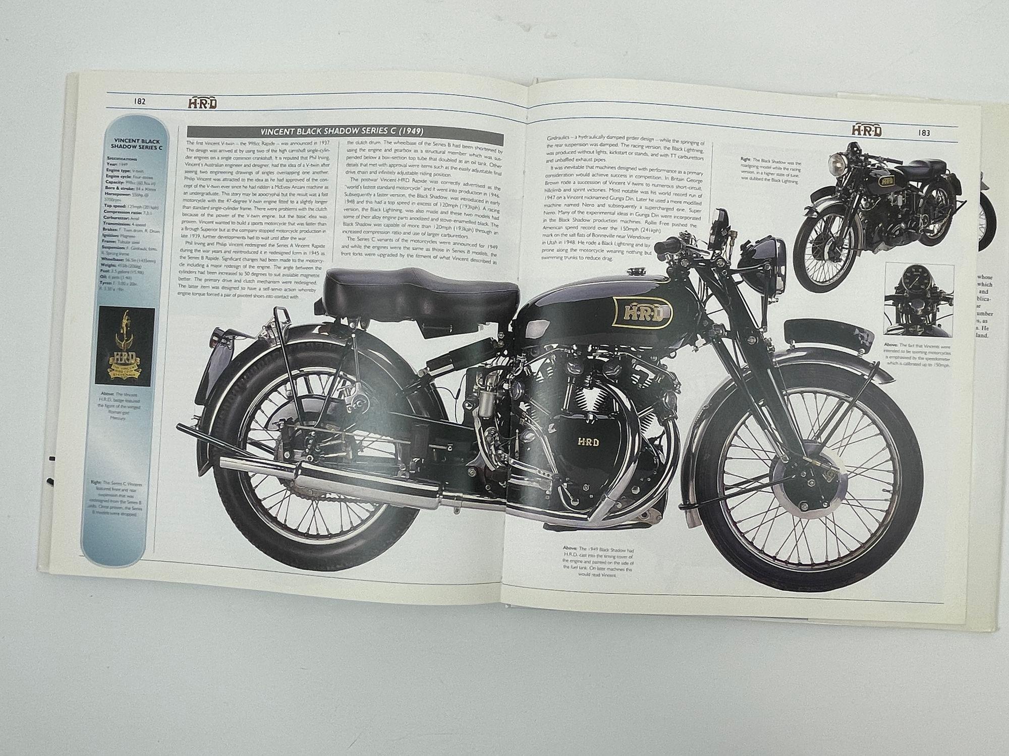 The Complete British Motorcycle The Classics de 1907 à nos jours J Carroll en vente 3