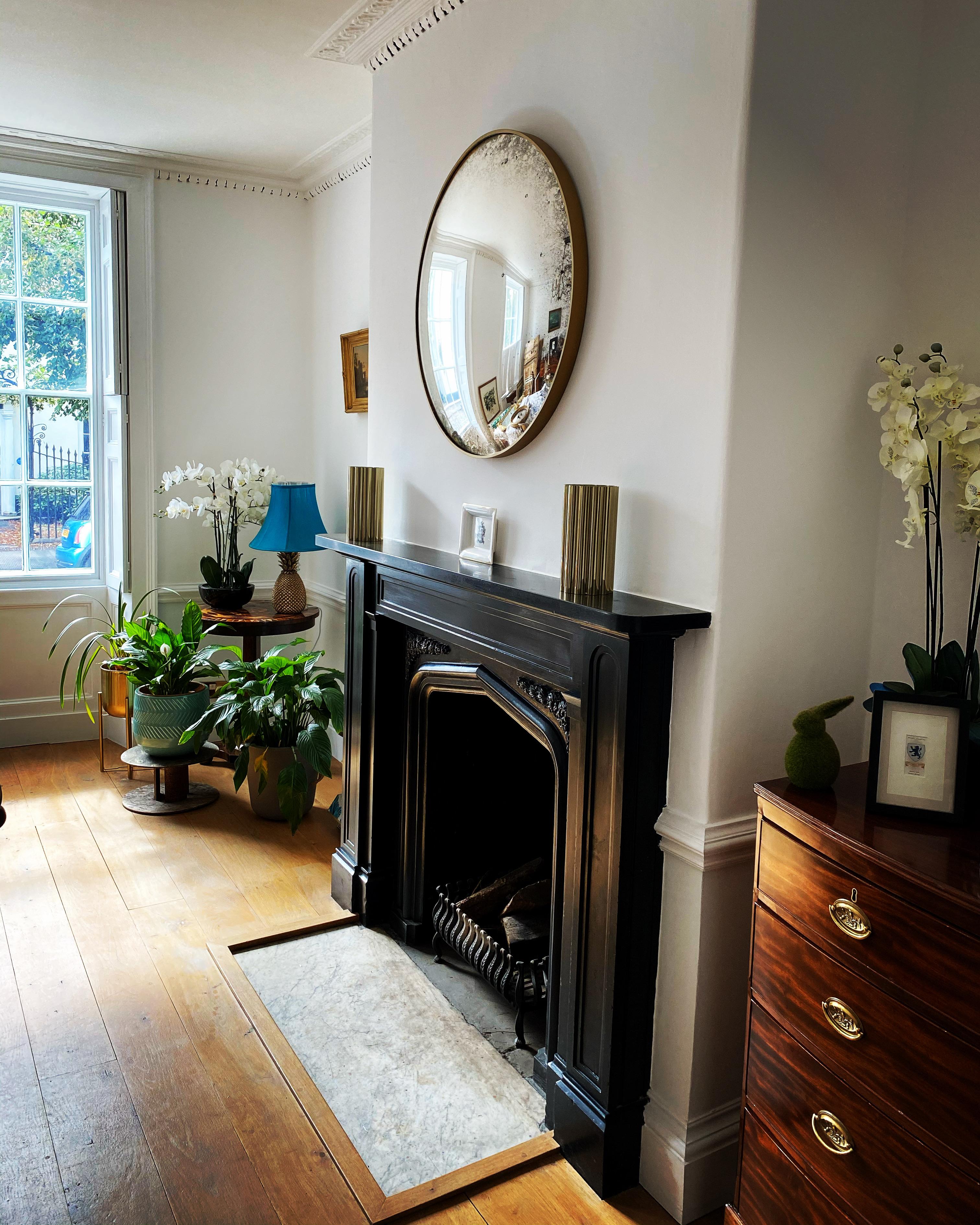 The Convex Mirror Company -Ferrara Konvex-Wandspiegel 47