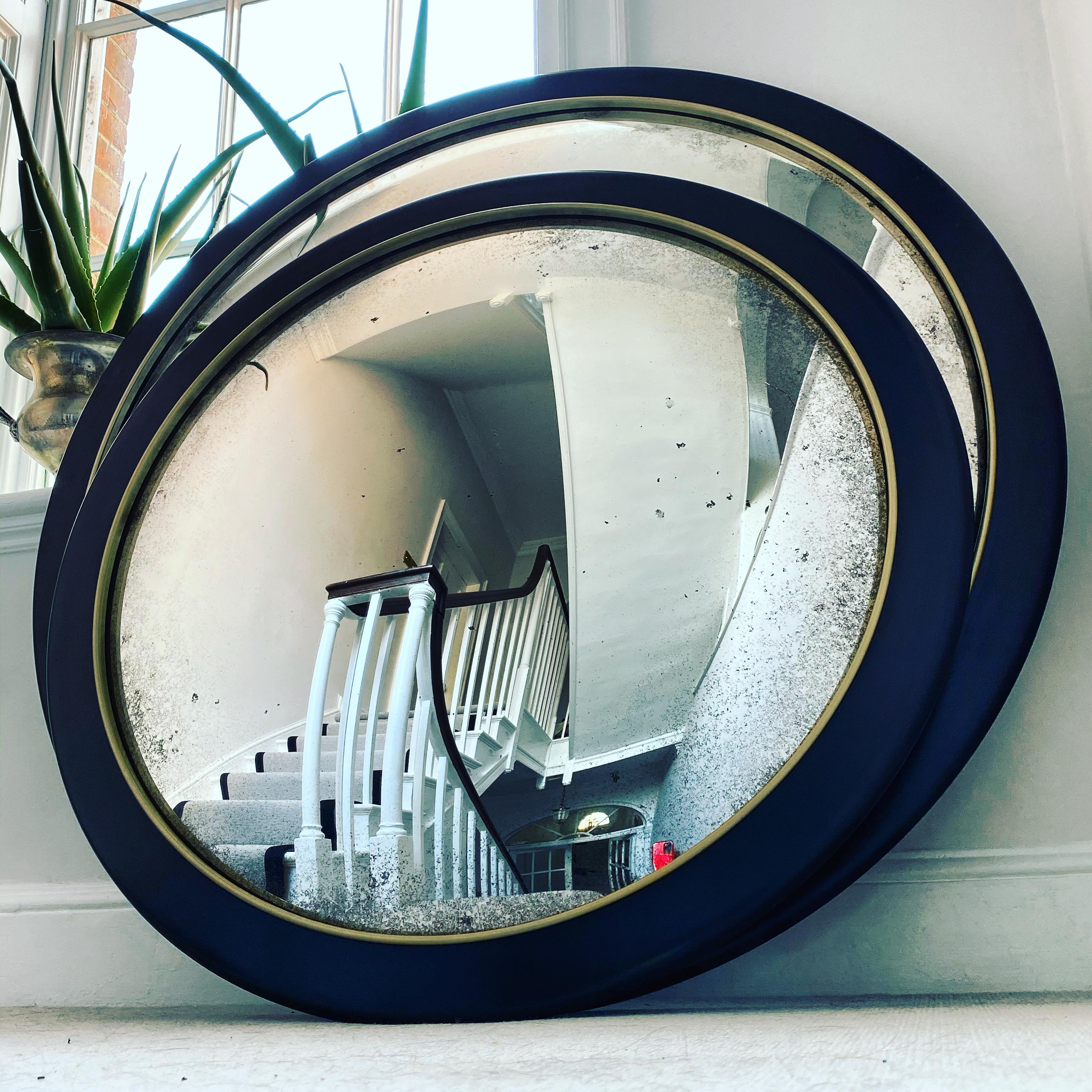 Britannico The Convex Mirror Company - Specchio convesso Stilo Nero 113 cm in vendita
