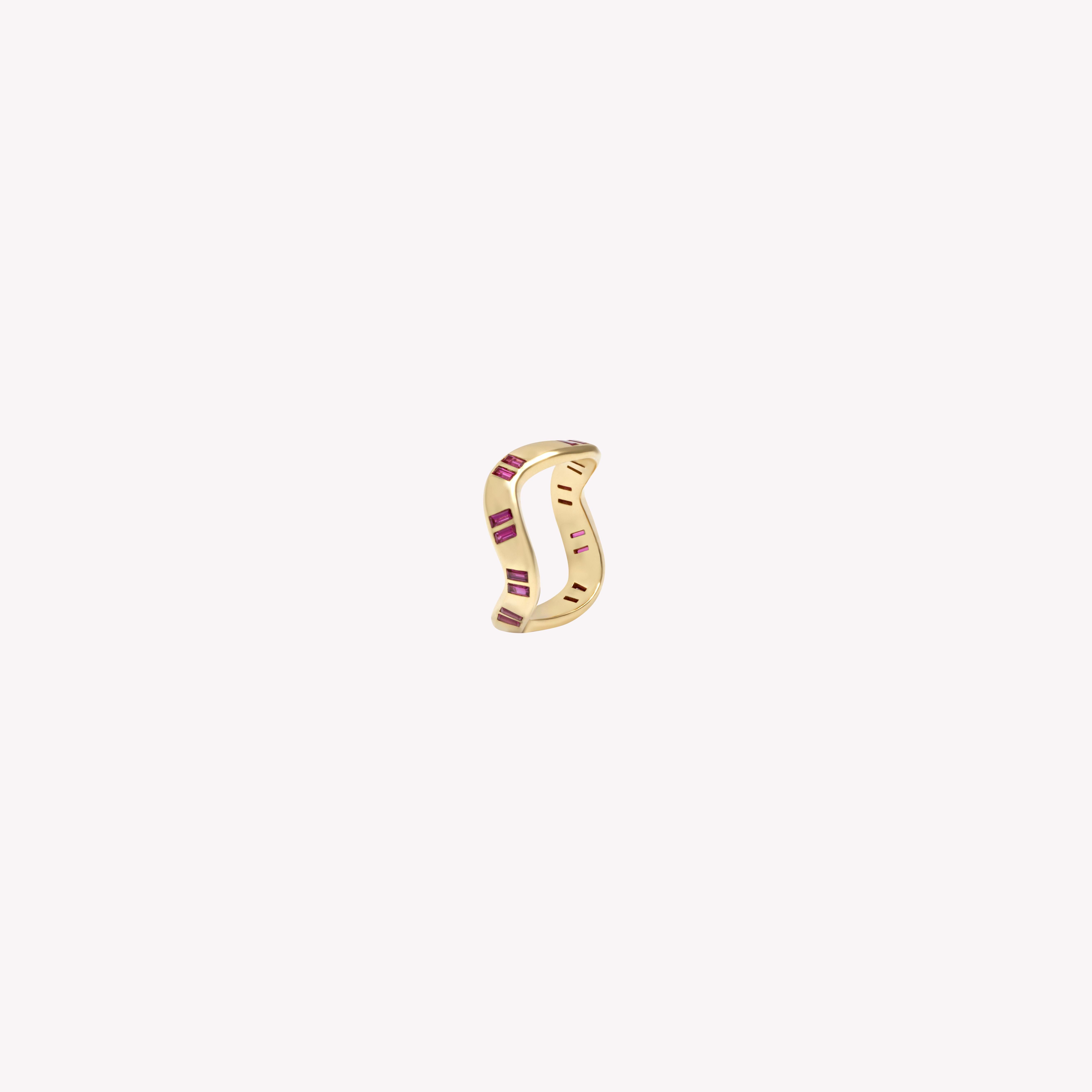 For Sale:  18k Solid Yellow Gold Wavey Ring with 1 Carat Natural Baguette Rubies 8