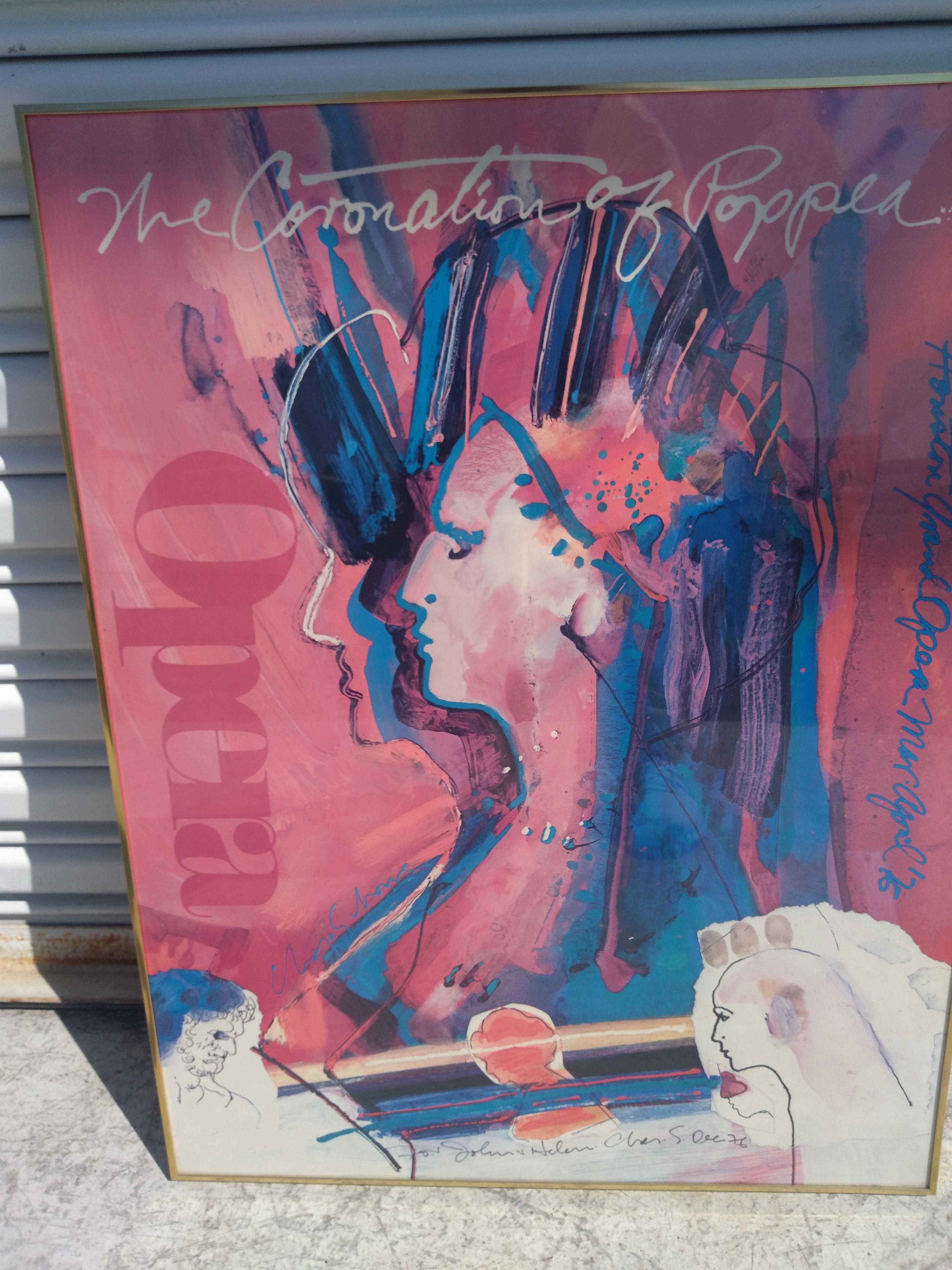 Dieses Plakat stammt aus einer Produktion der Houston Grand Opera. Die Oper wurde 1976 aufgeführt.  Es wurde von der Dubose Gallery in Houston, Texas, signiert und gerahmt.