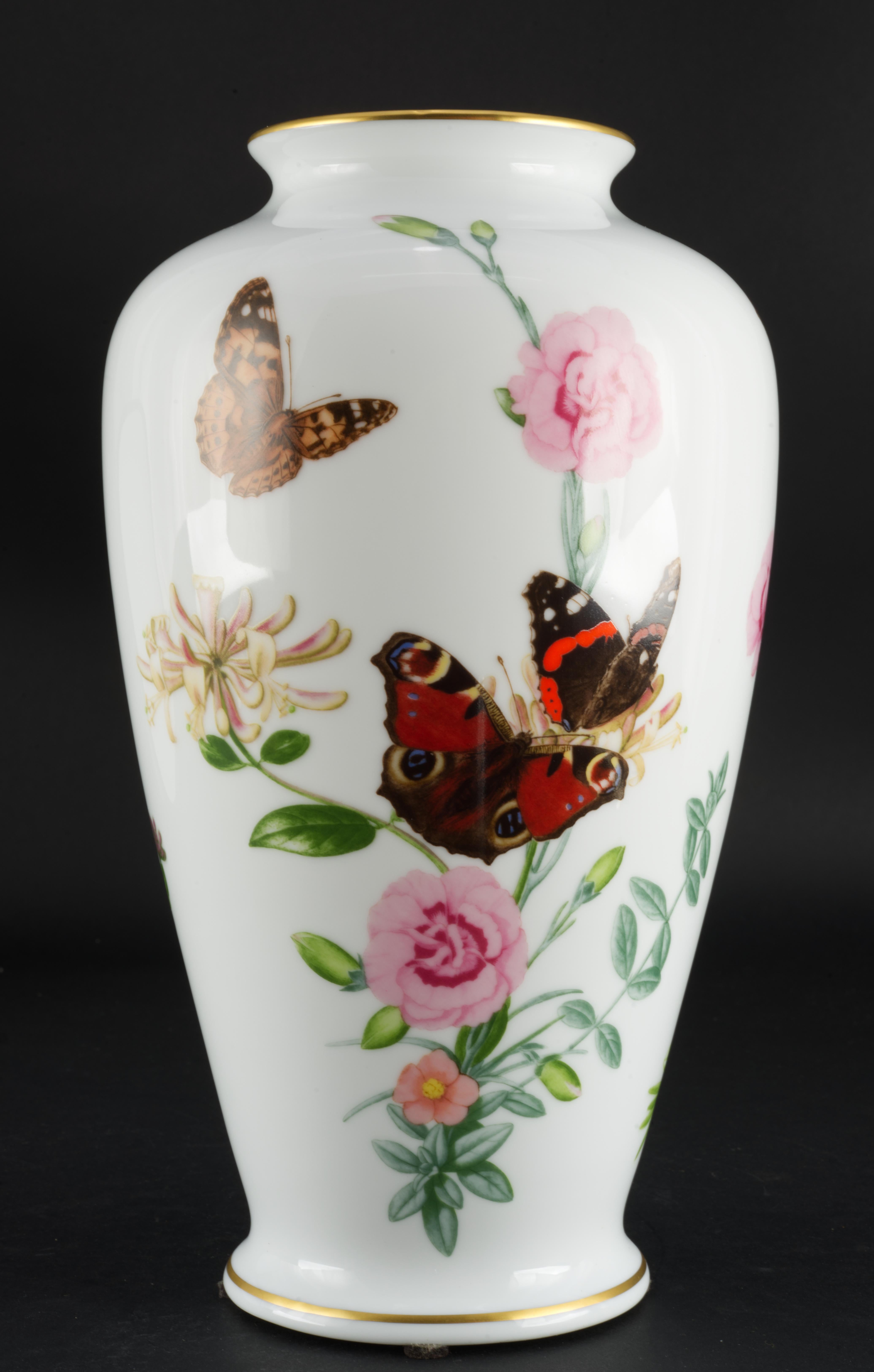 The Country Garden Butterfly Vase John Wilkinson for Franklin Porcelain 4