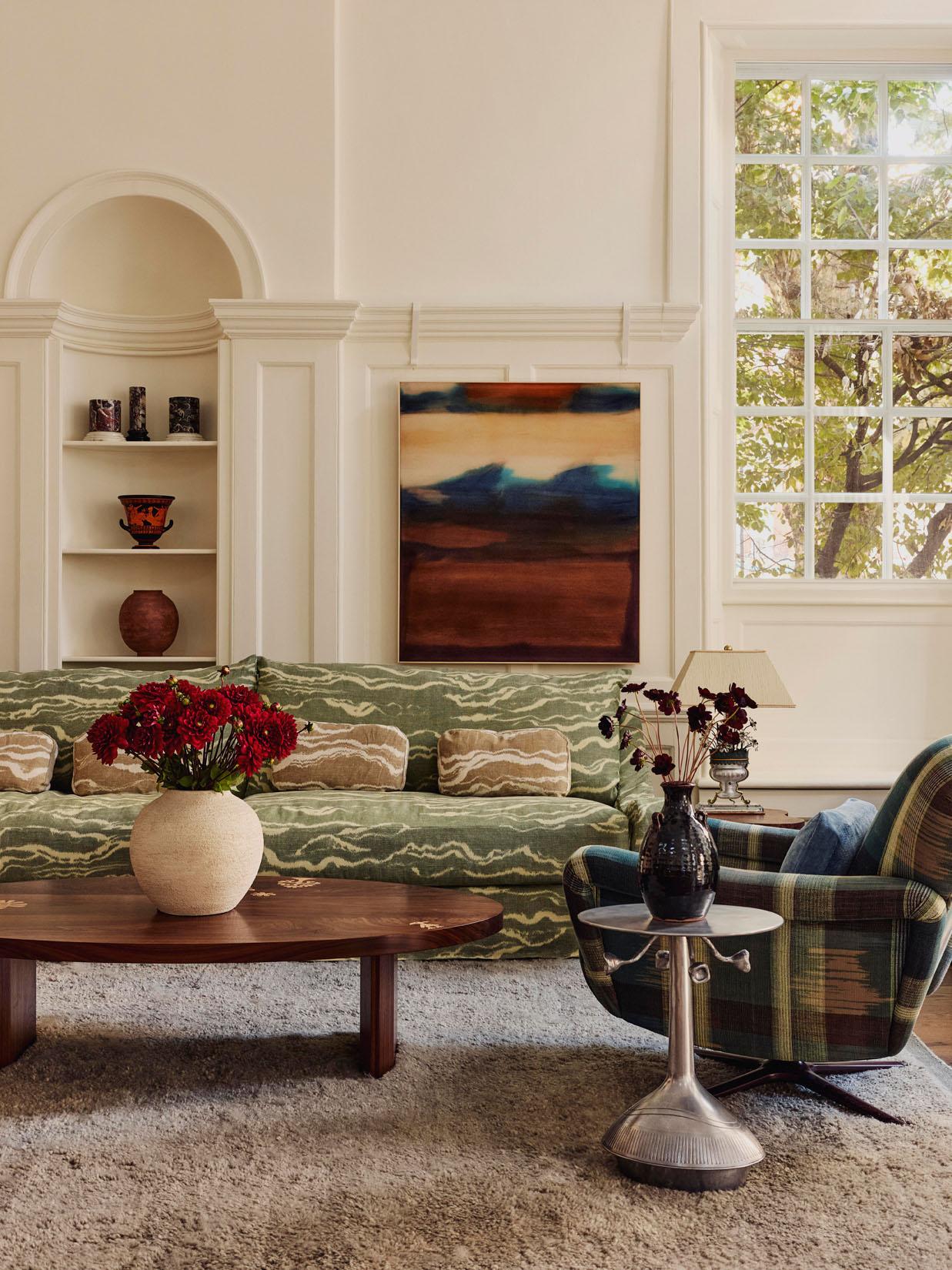 Incrusté Table basse ovale Cowrie par Sister by Studio Ashby en vente