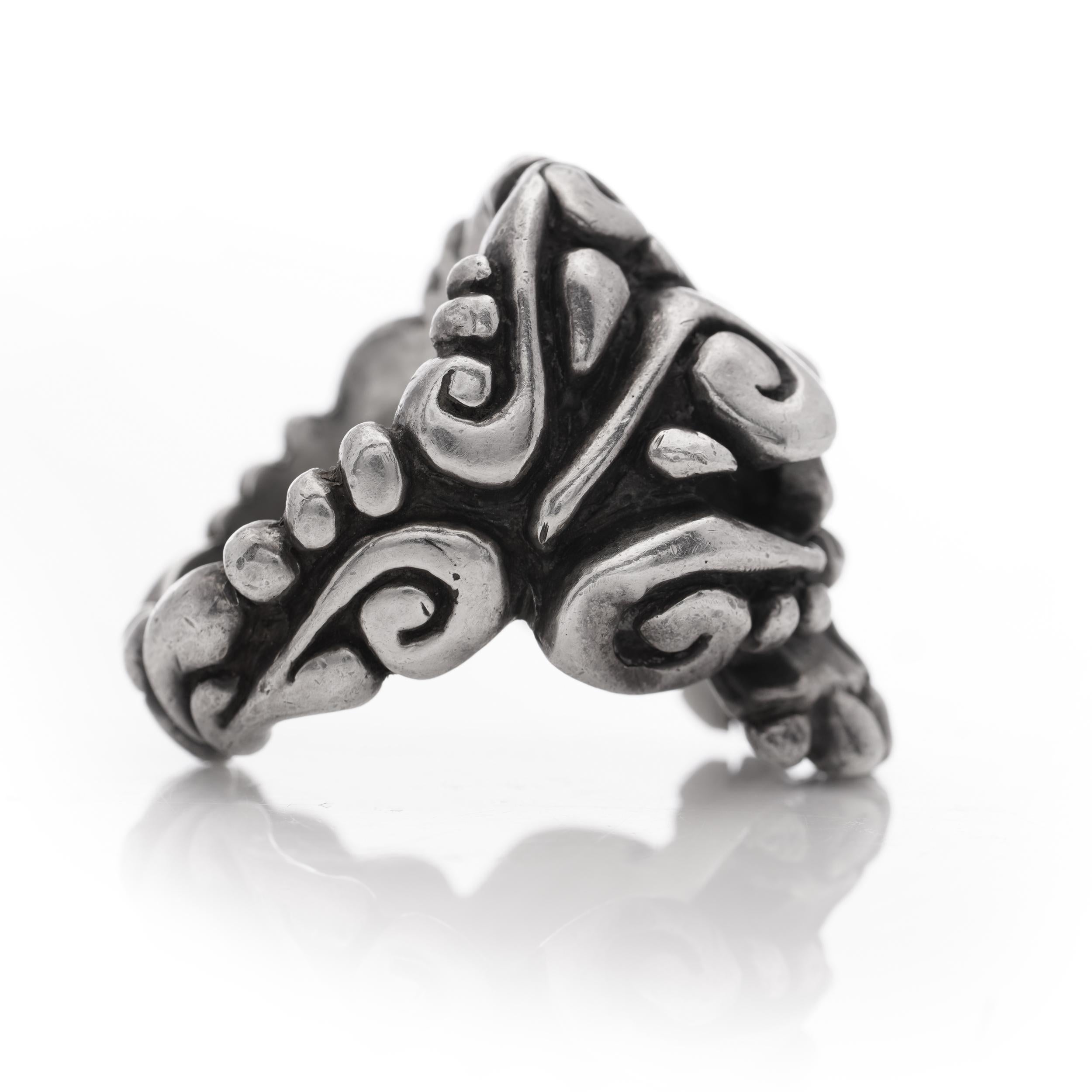Men's The Crazy Pig Designs sterling silver ' El Muertos ' collection skull ring.  For Sale
