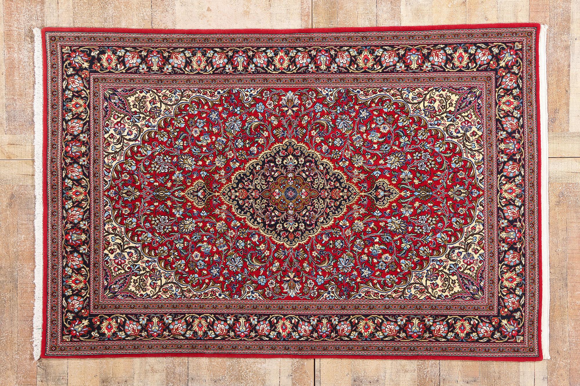 Die Karminrote Dynastie: Ein Vintage-Perserteppich aus Qum von edler Raffinesse im Angebot 2