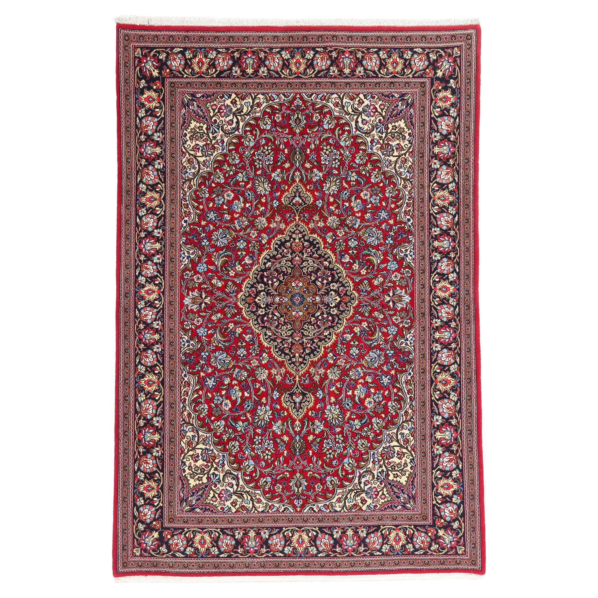 Die Karminrote Dynastie: Ein Vintage-Perserteppich aus Qum von edler Raffinesse im Angebot
