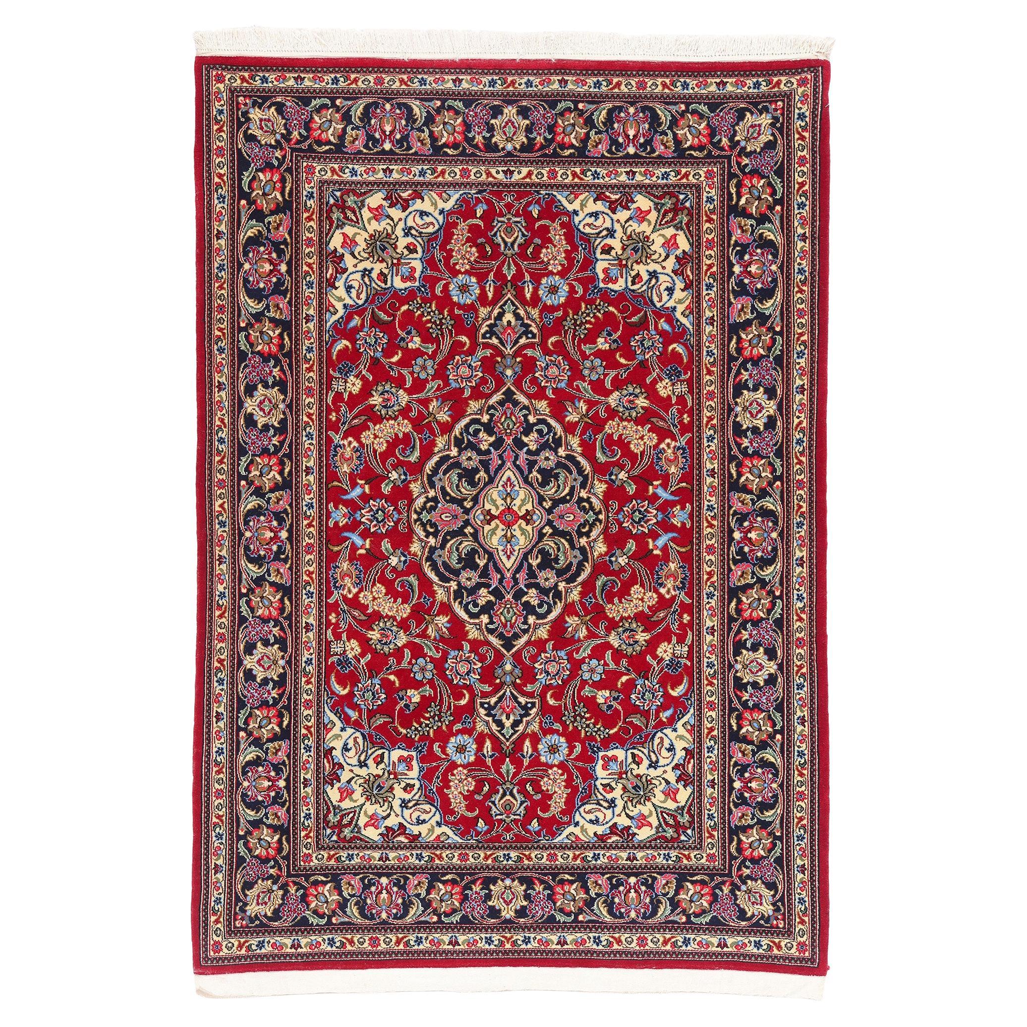 Das karmesinrote Jewell von Qum: Ein persisches Vintage-Meisterwerk von königlicher Raffinesse