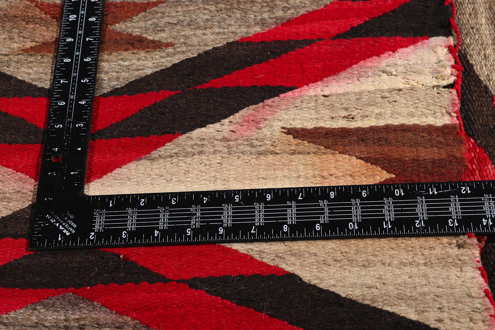 El Entramado Carmesí: Una herencia de tejidos del suroeste inspirados en el cristal en Bueno estado para la venta en Dallas, TX