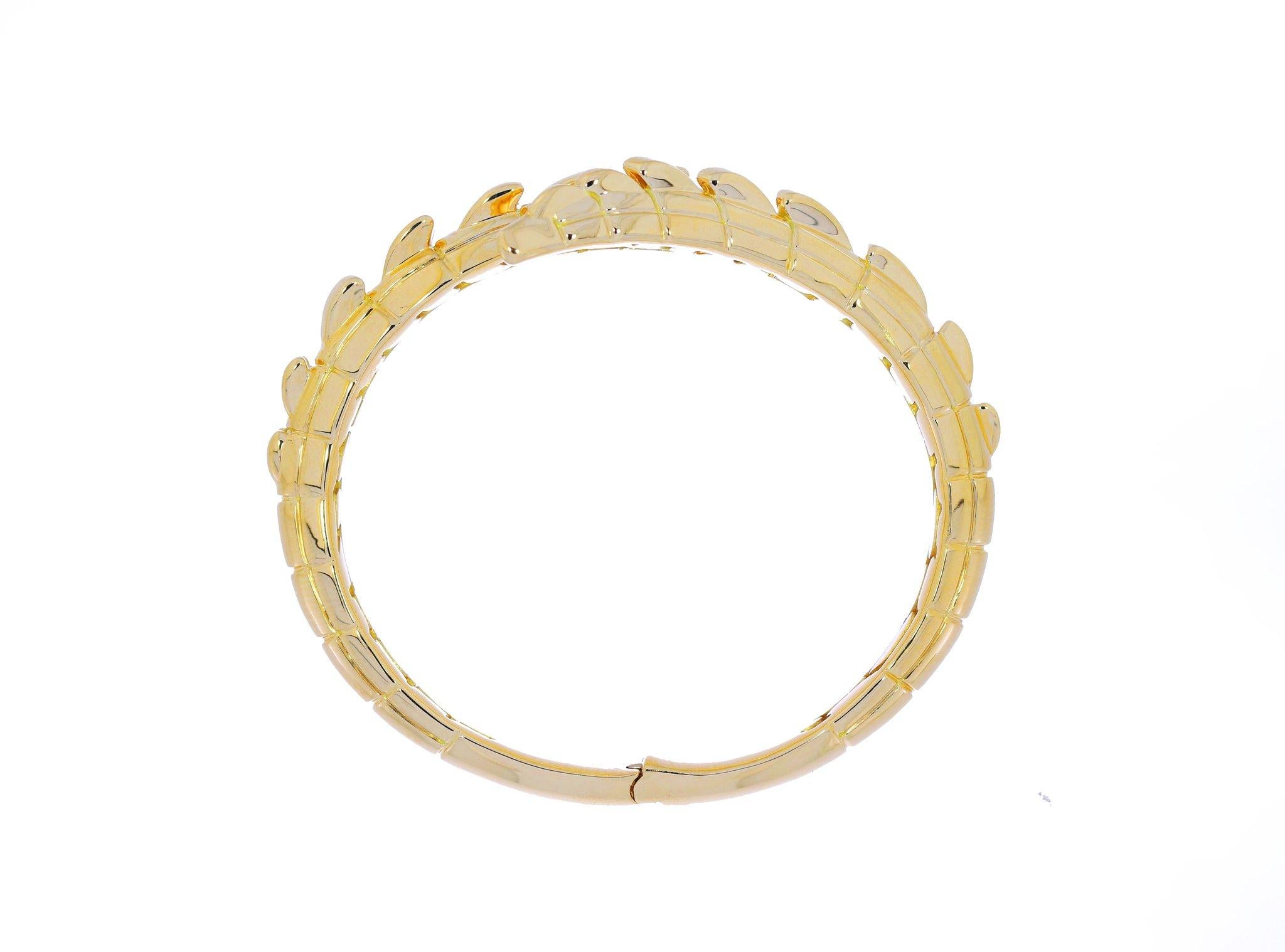 Artiste Bracelet manchette à queue de croco en or jaune 18 carats en vente