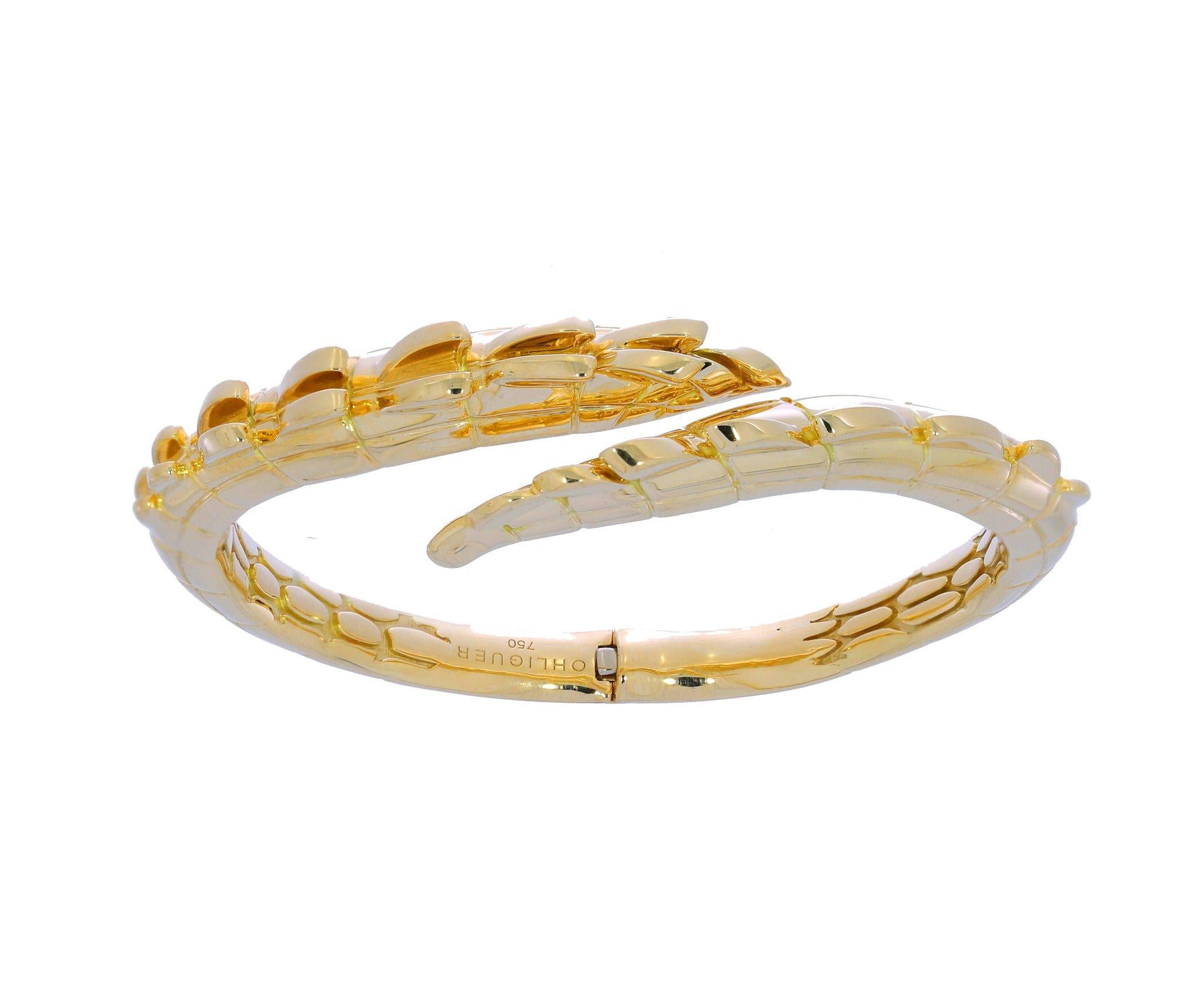 Contemporary The Croc Tail Cuff Bangle in 18ct Yellow Gold For Sale
