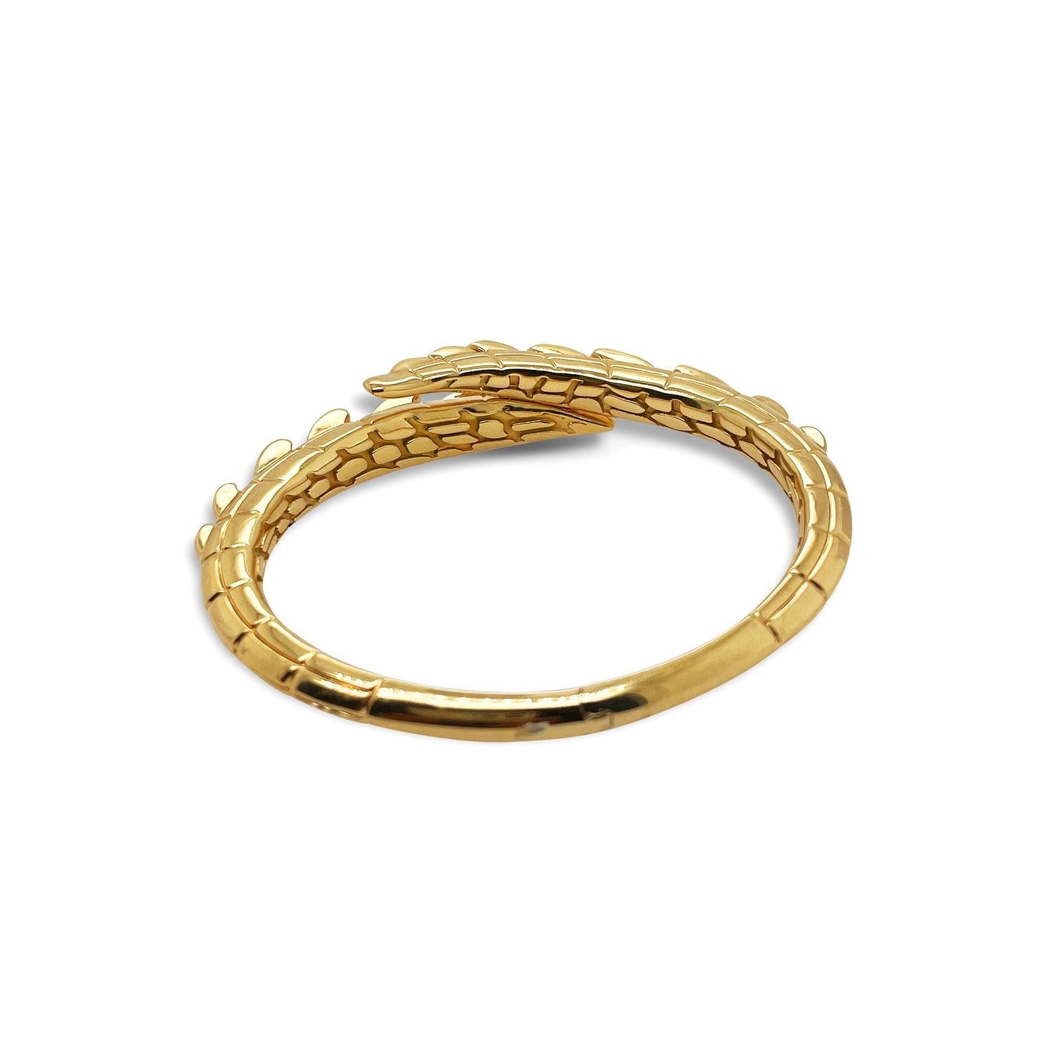 The Croc Tail Cuff Bangle in 18ct Yellow Gold For Sale 2