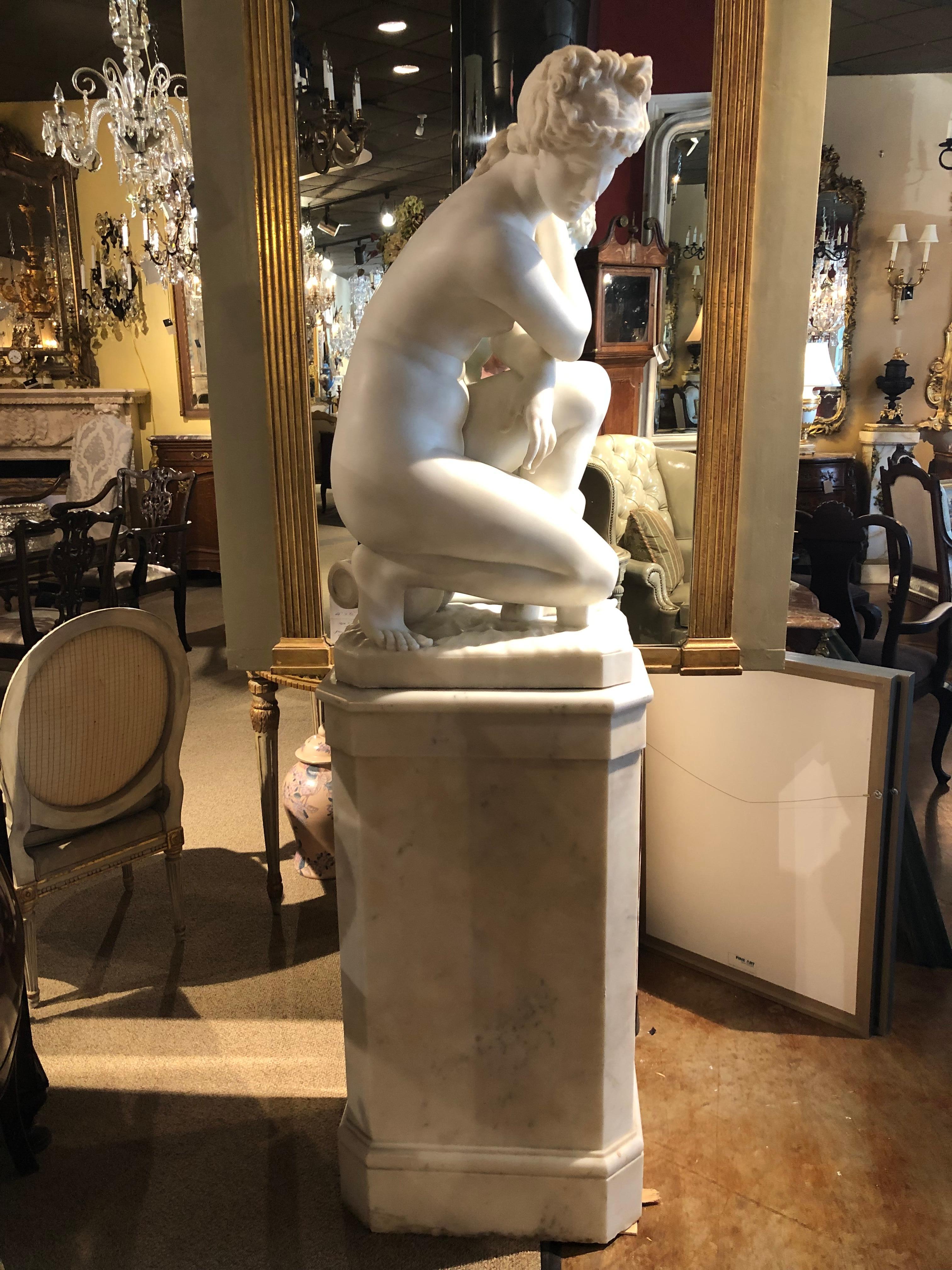 Crouching Venus Antique Carved Marble Sculpture Signed P. Bazzanti, Florence 2