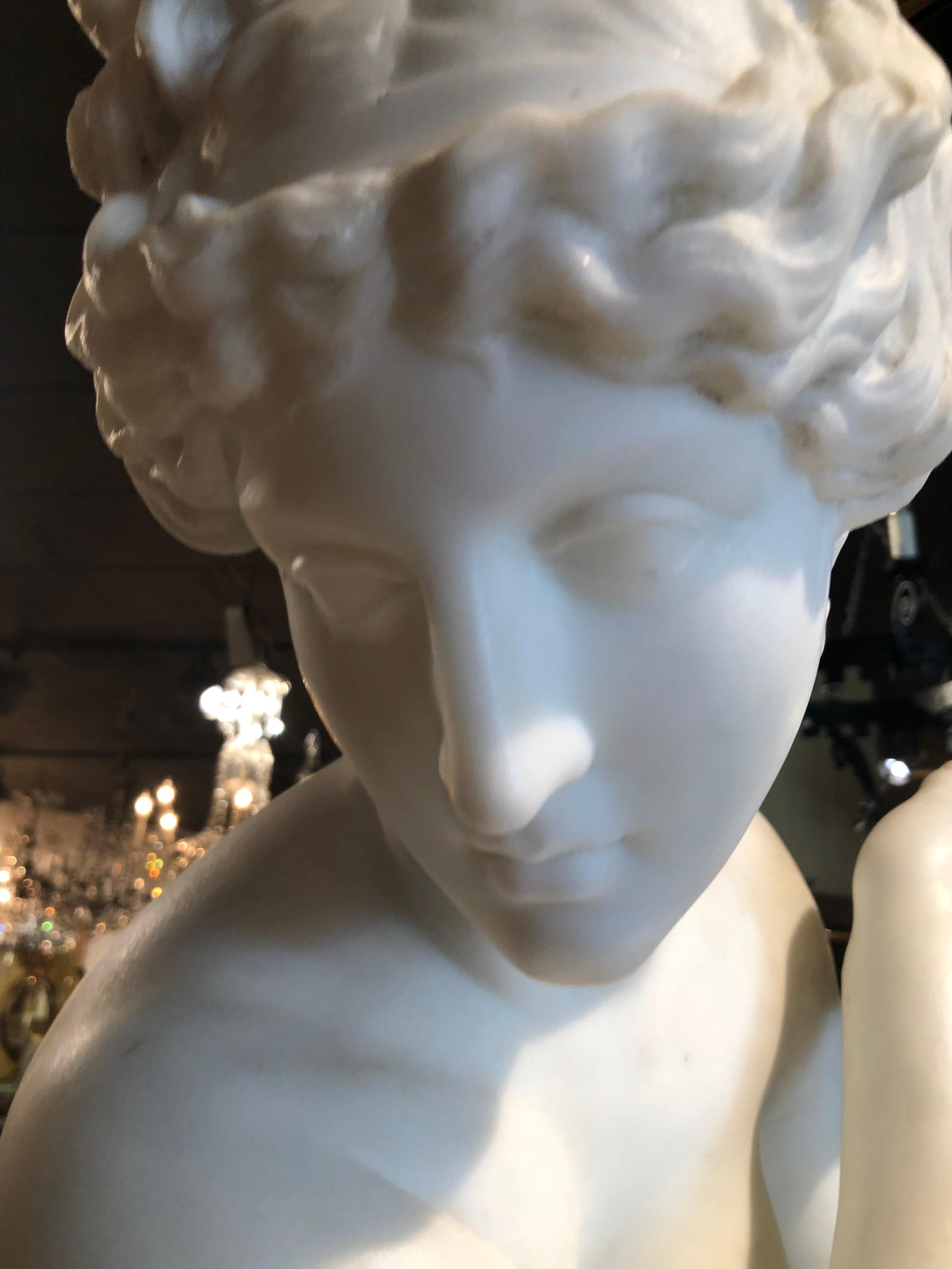 Crouching Venus Antique Carved Marble Sculpture Signed P. Bazzanti, Florence In Good Condition In Houston, TX