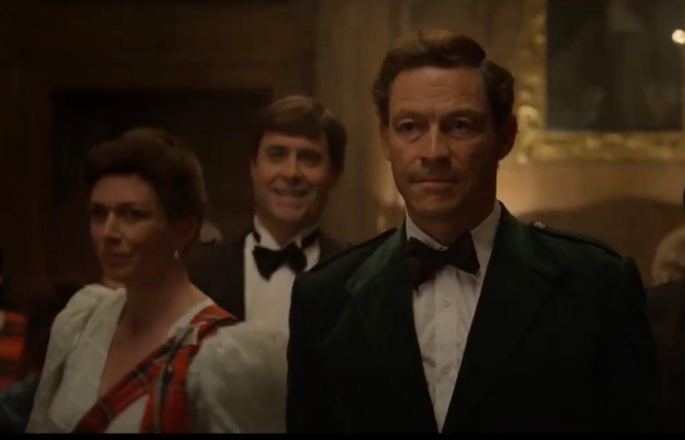 Subasta de la serie The Crown Bonhams Traje de gala de la princesa Ana Ghillies en venta 1