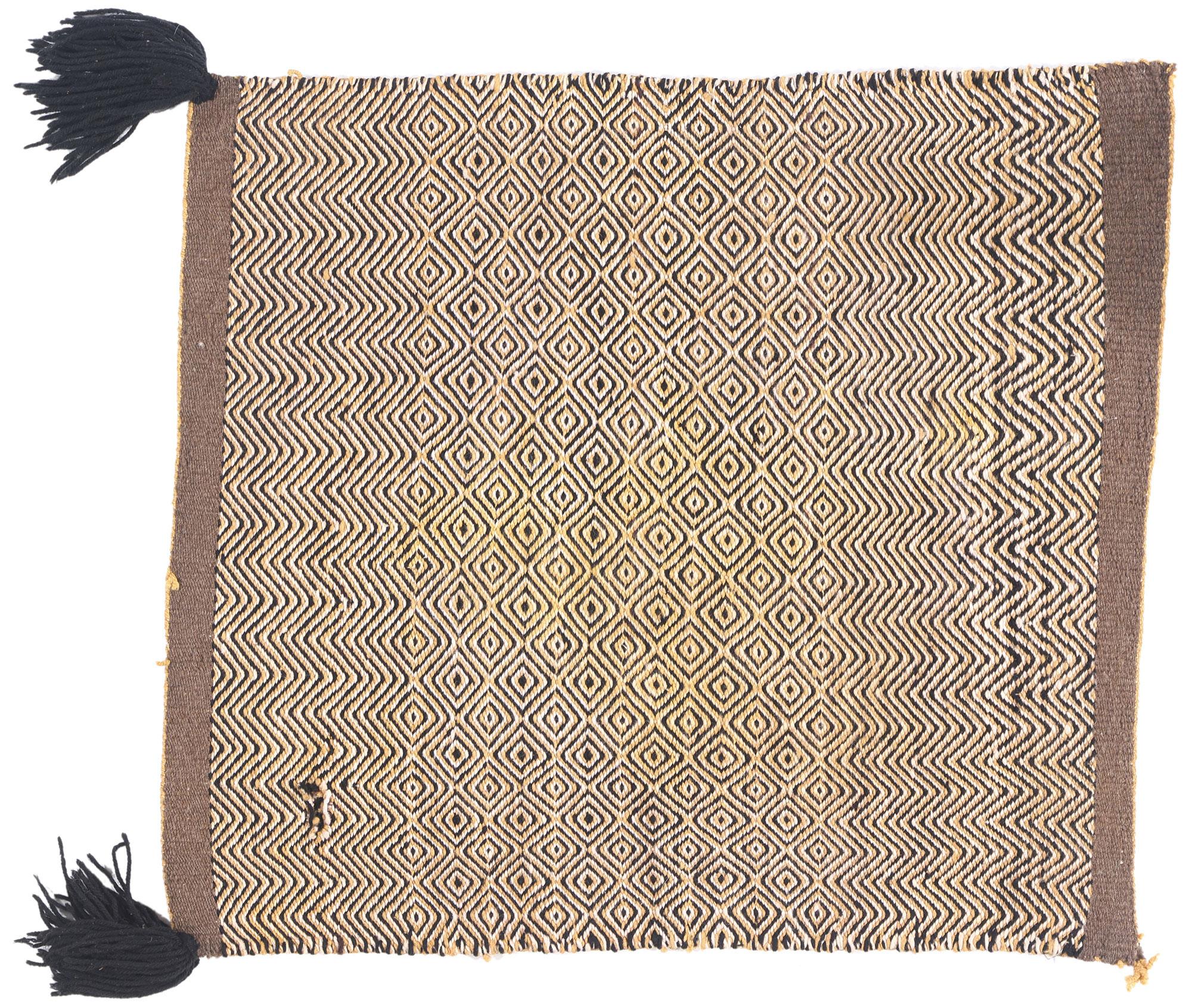 La constellation de Crownpoint : Un chef-d'œuvre signé du Sud-Ouest par Lola Yazzie en vente 2